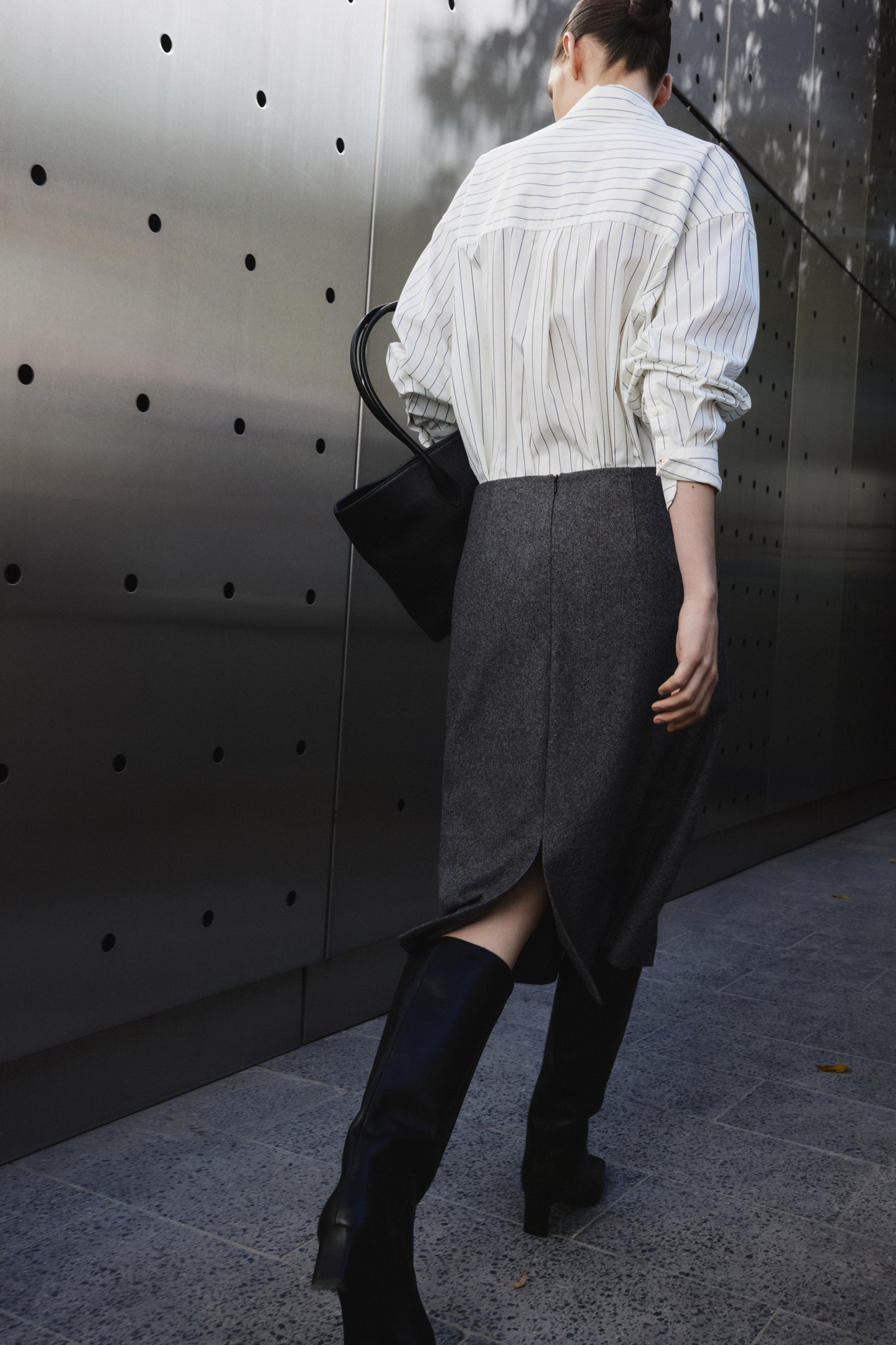 DARK GREY