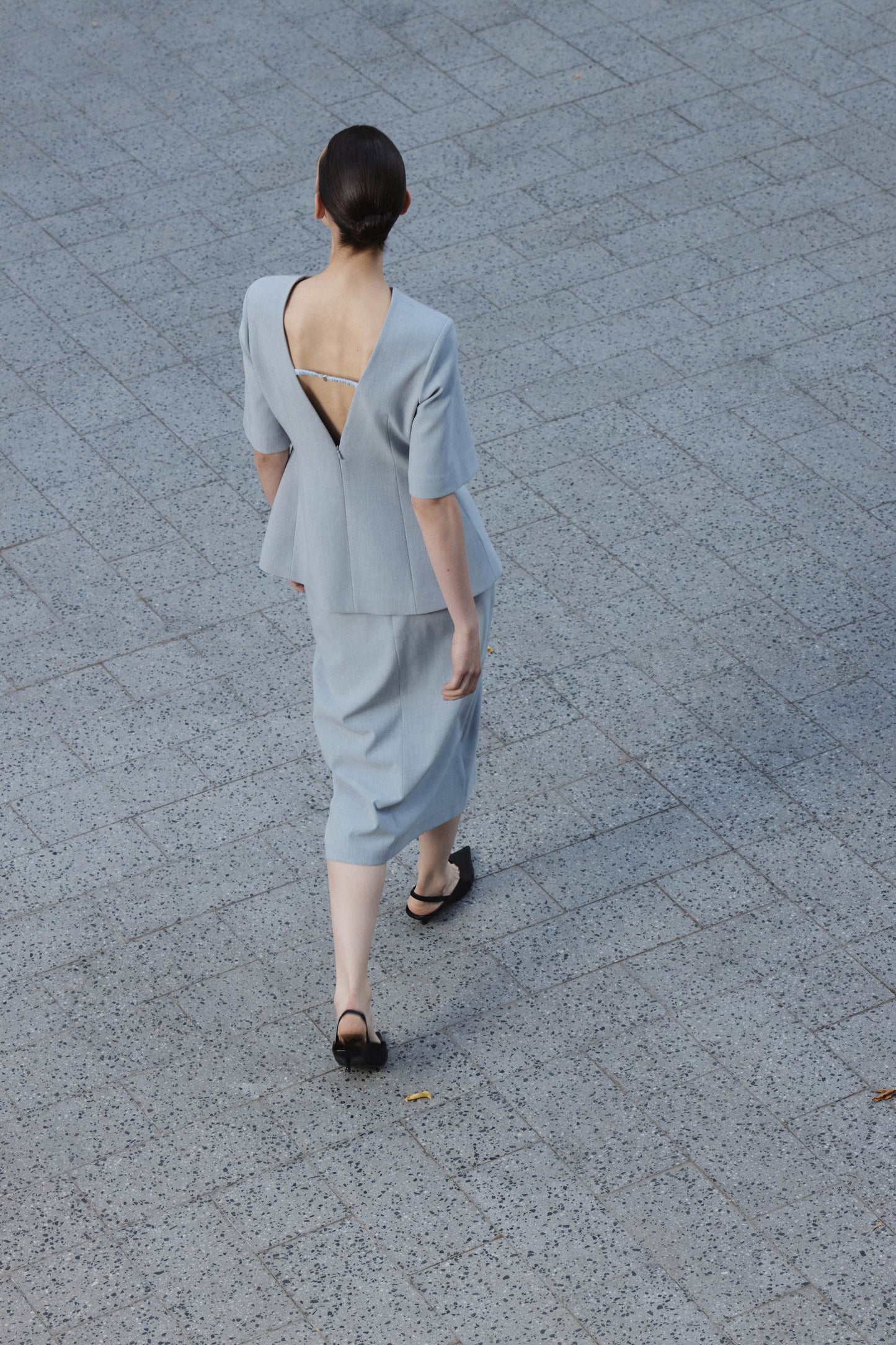 LIGHT GREY