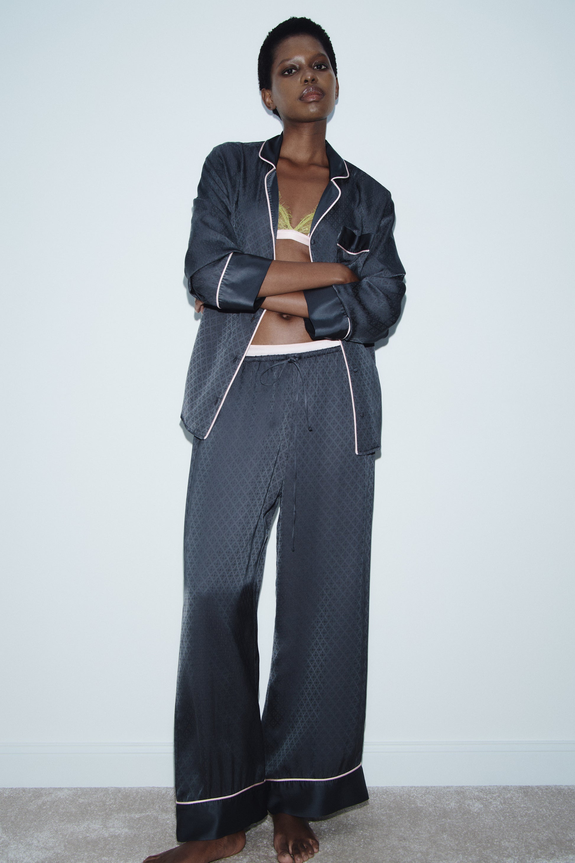 ANTHRACITE GREY