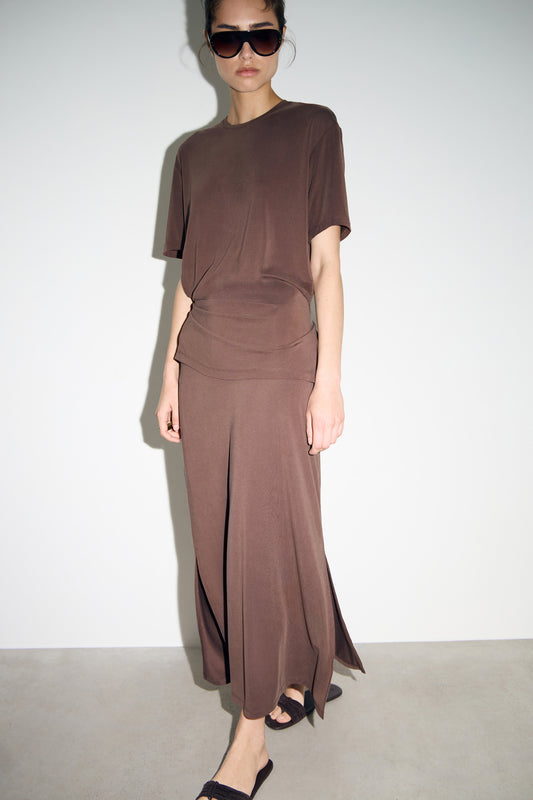 DARK BROWN