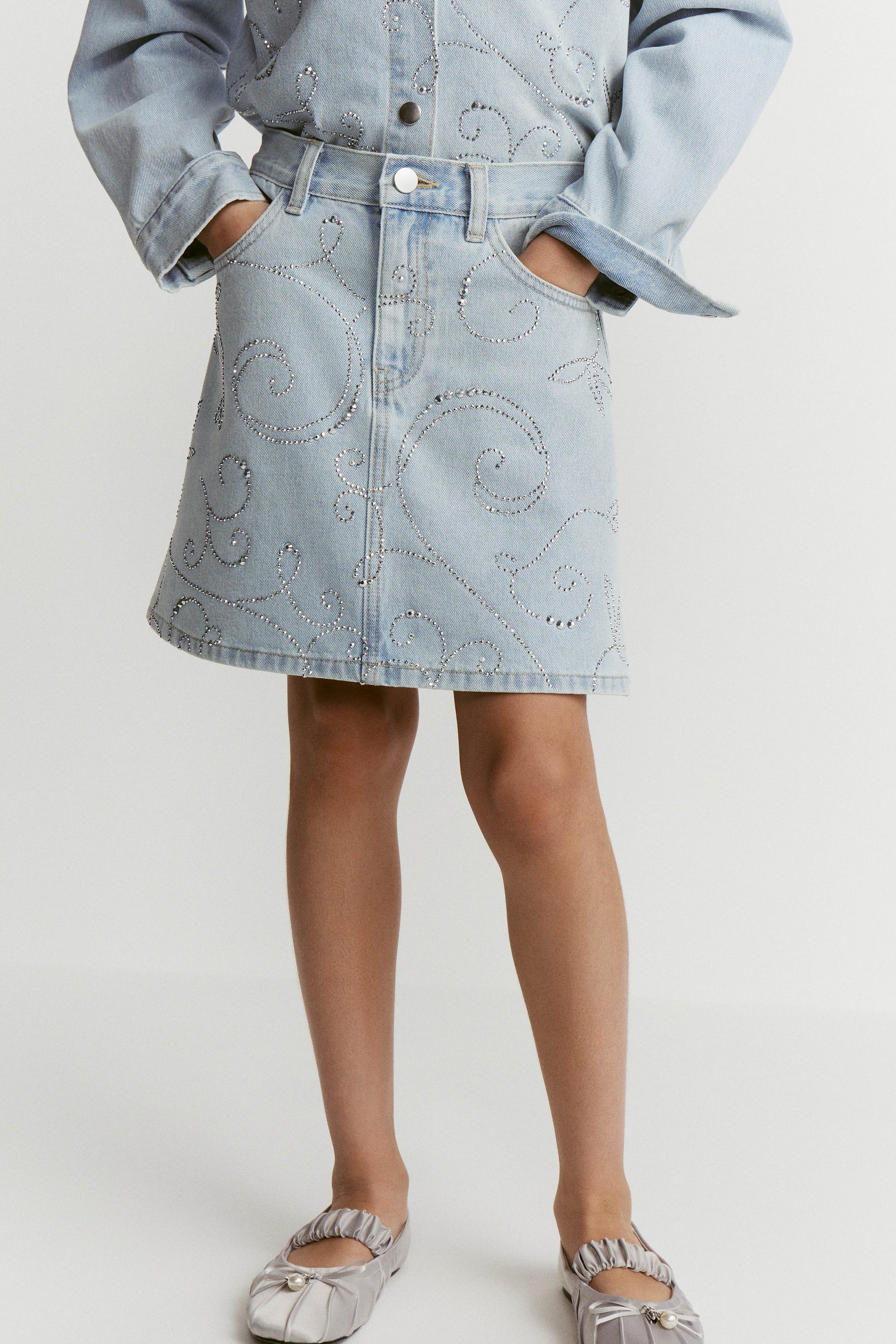 LIGHT BLUE