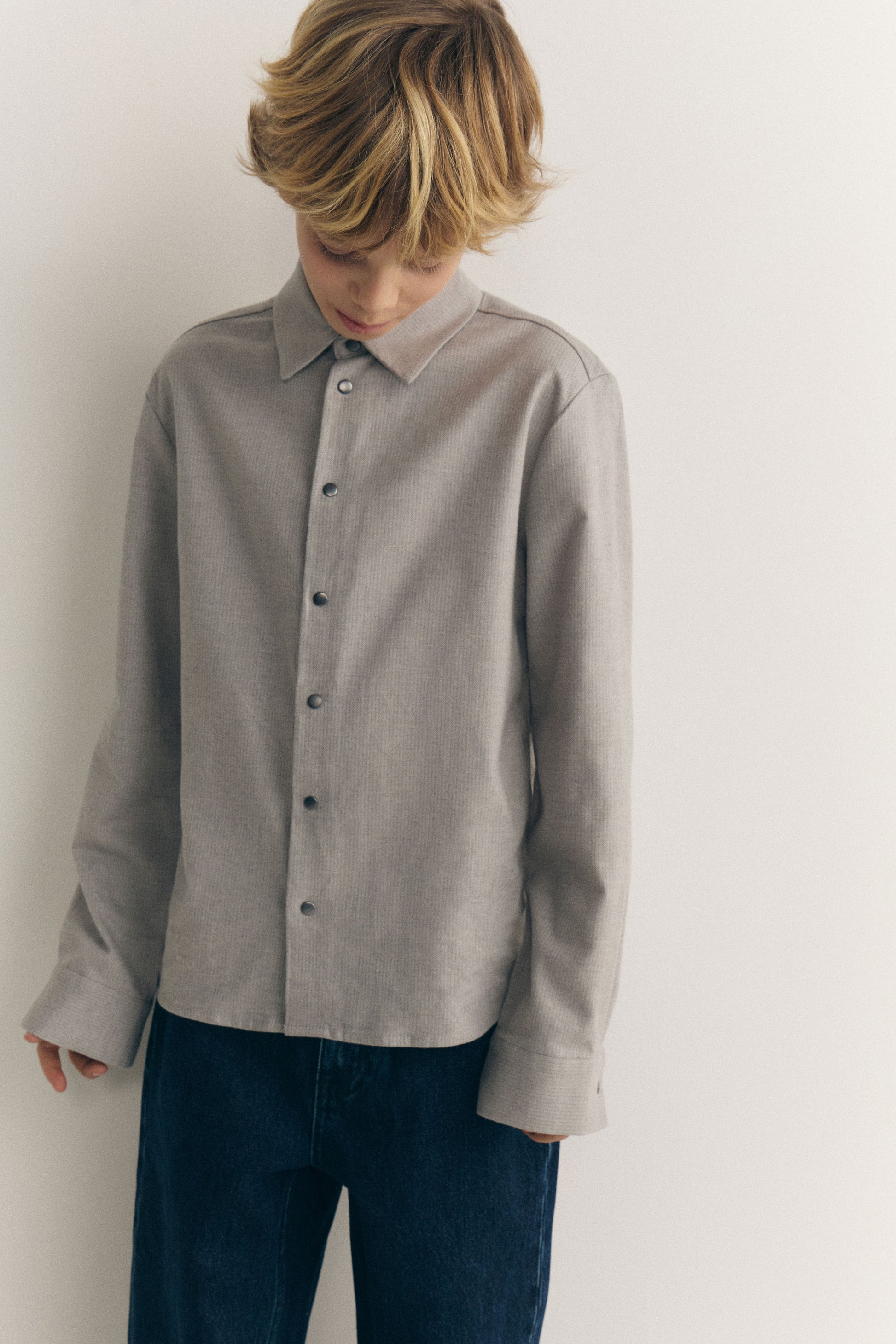 LIGHT GREY