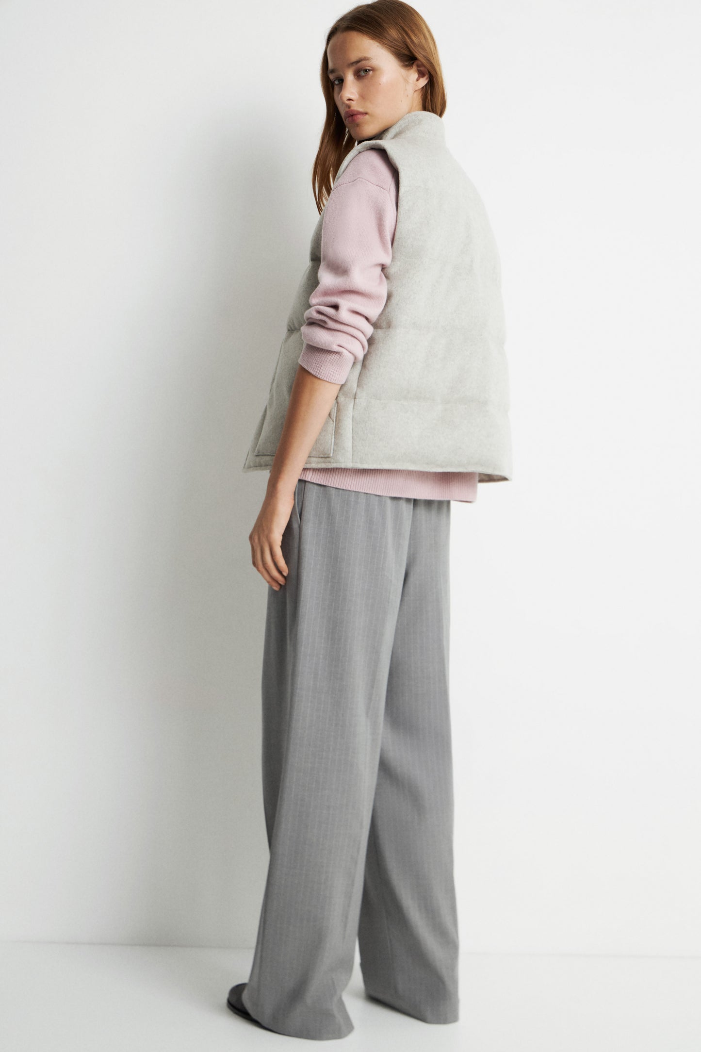 GREY/WHITE