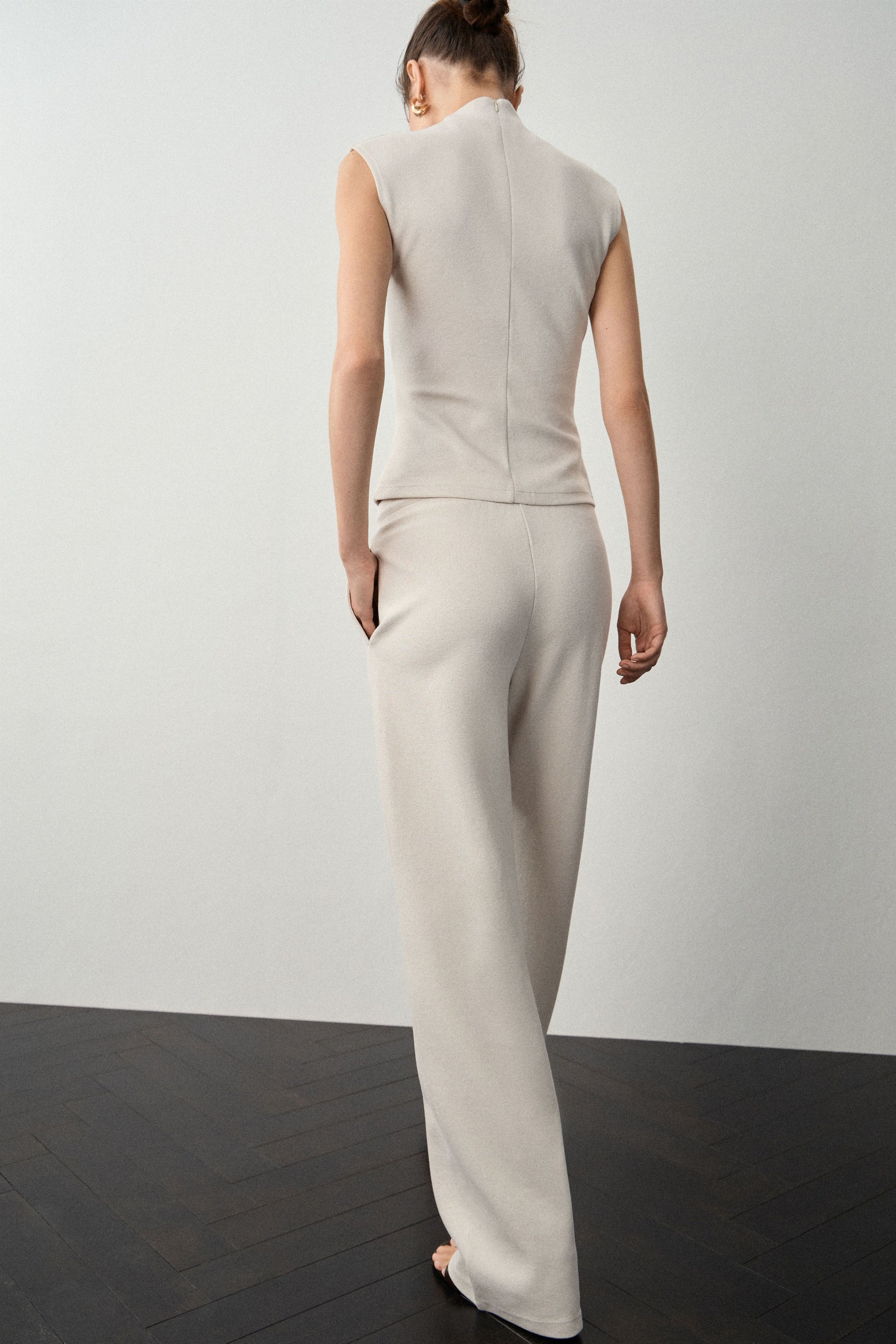 POWDER BEIGE