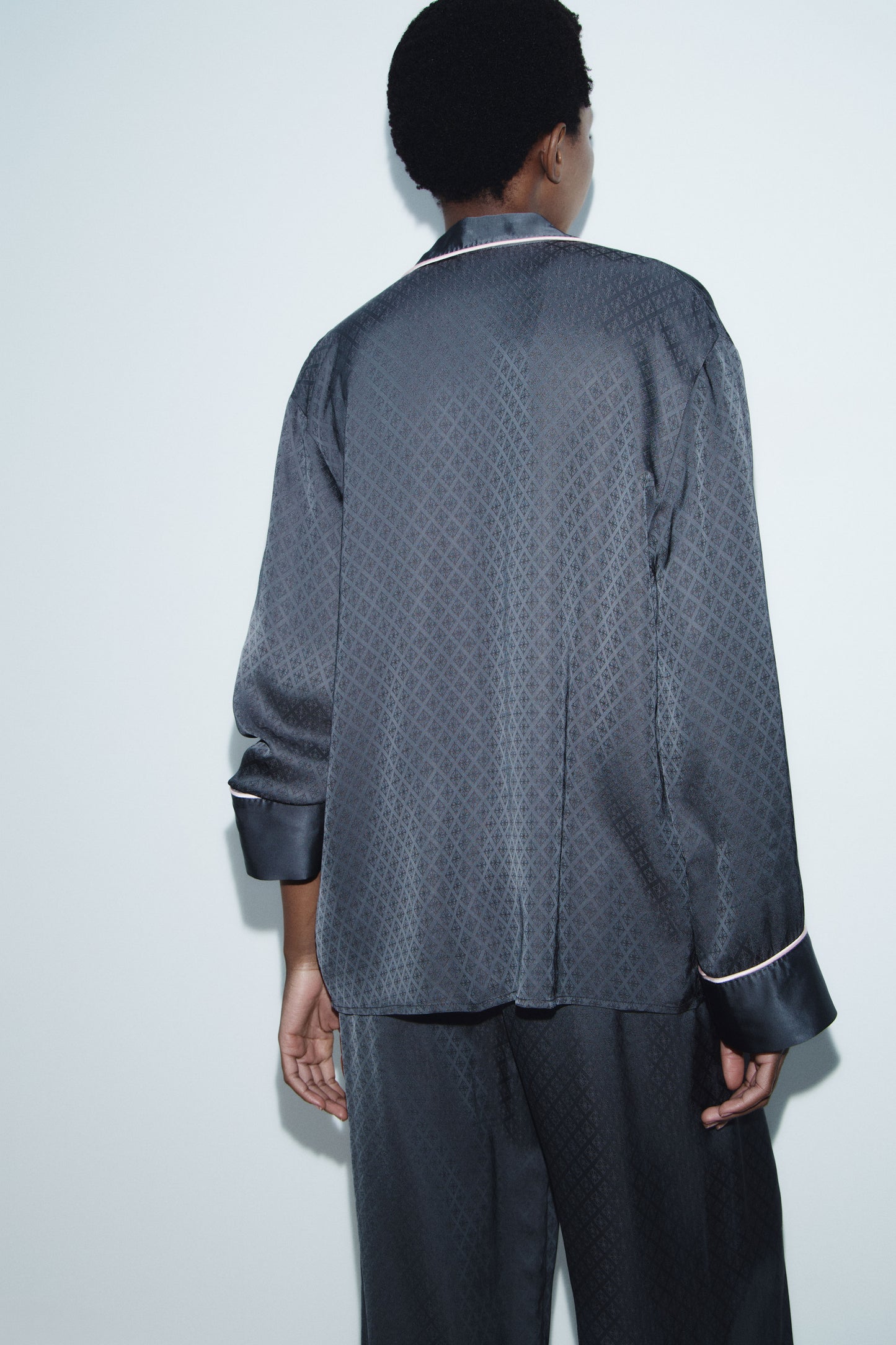 ANTHRACITE GREY