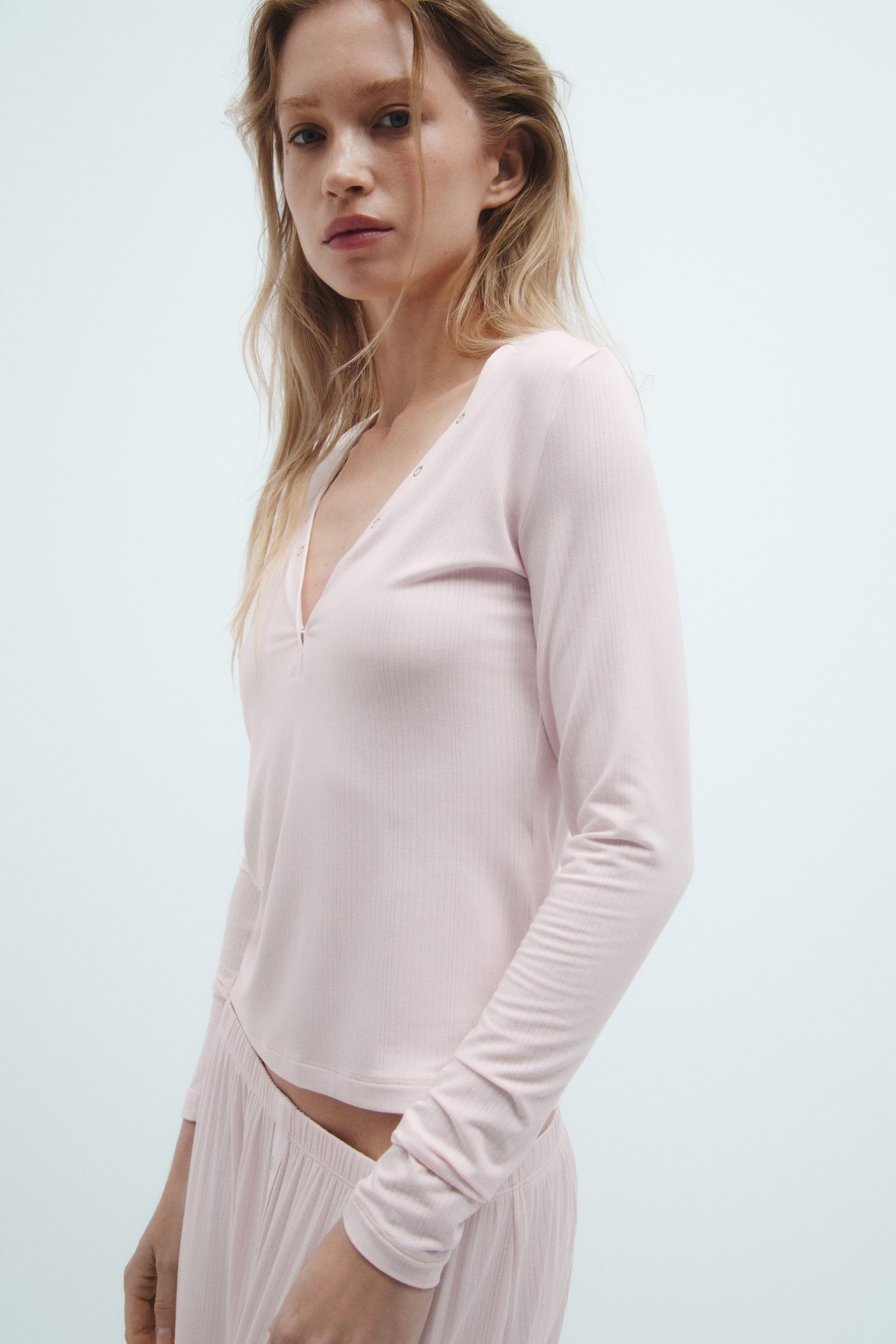 LIGHT PINK