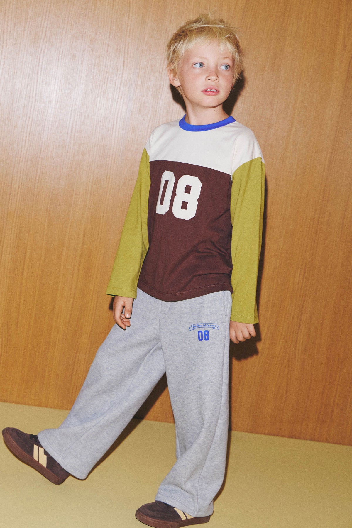 DARK BROWN