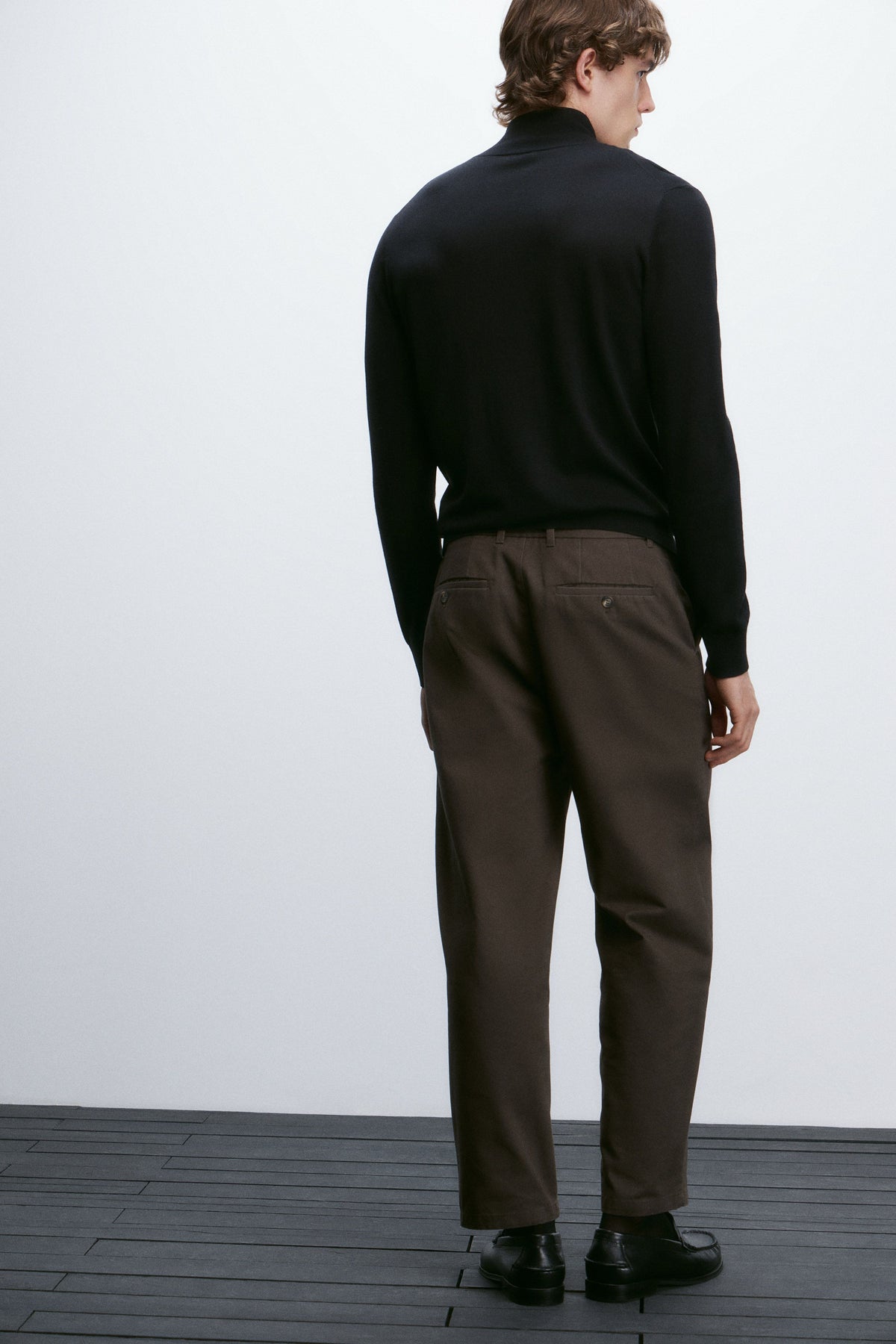 DARK BROWN
