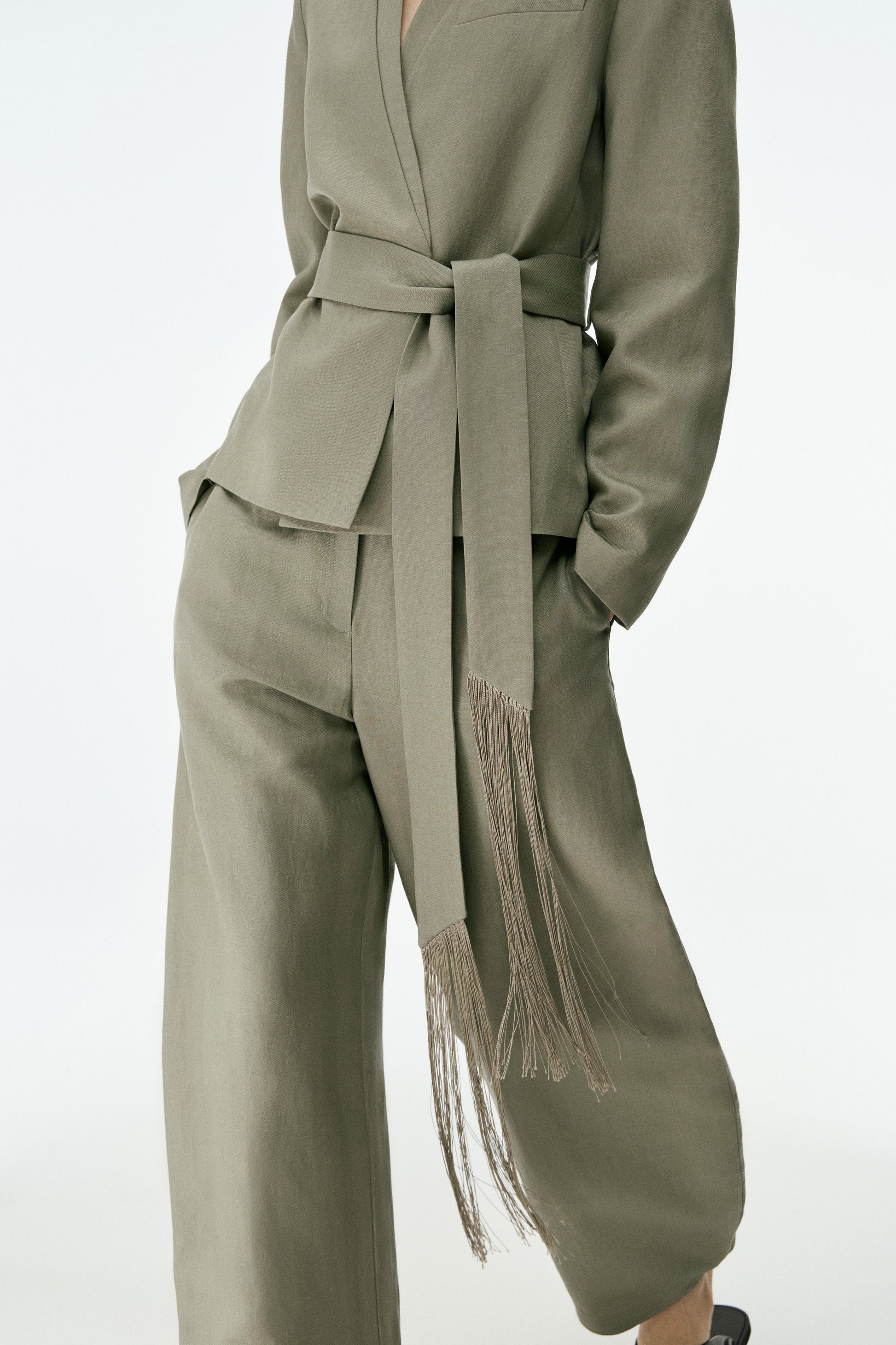 LIGHT KHAKI
