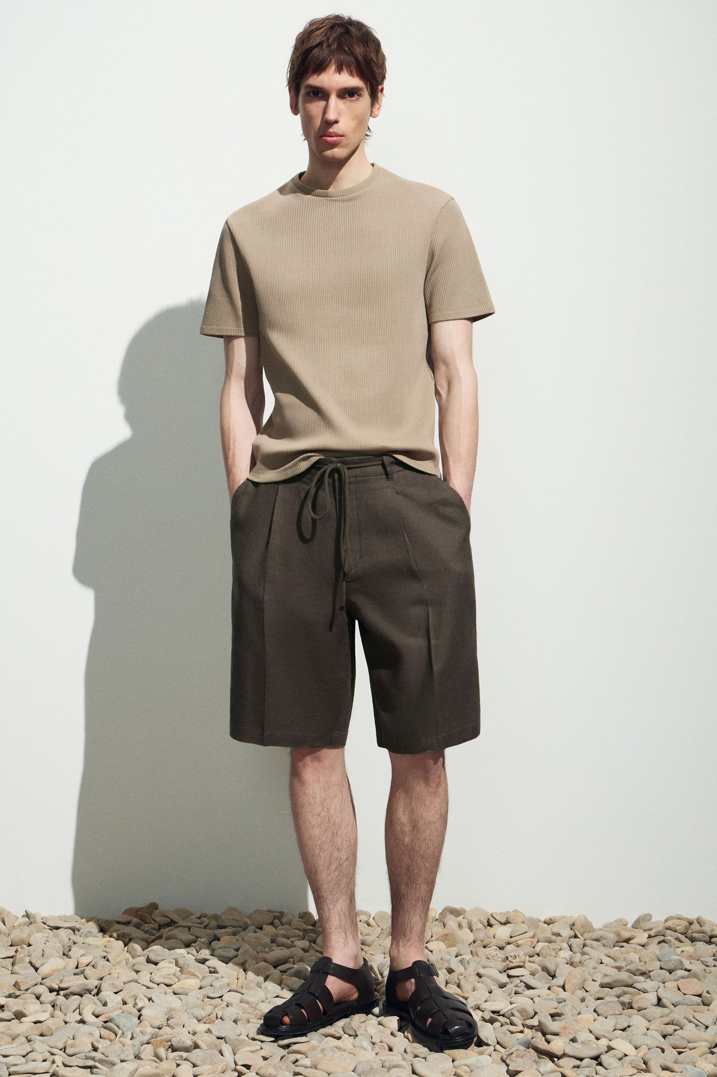 DARK BROWN