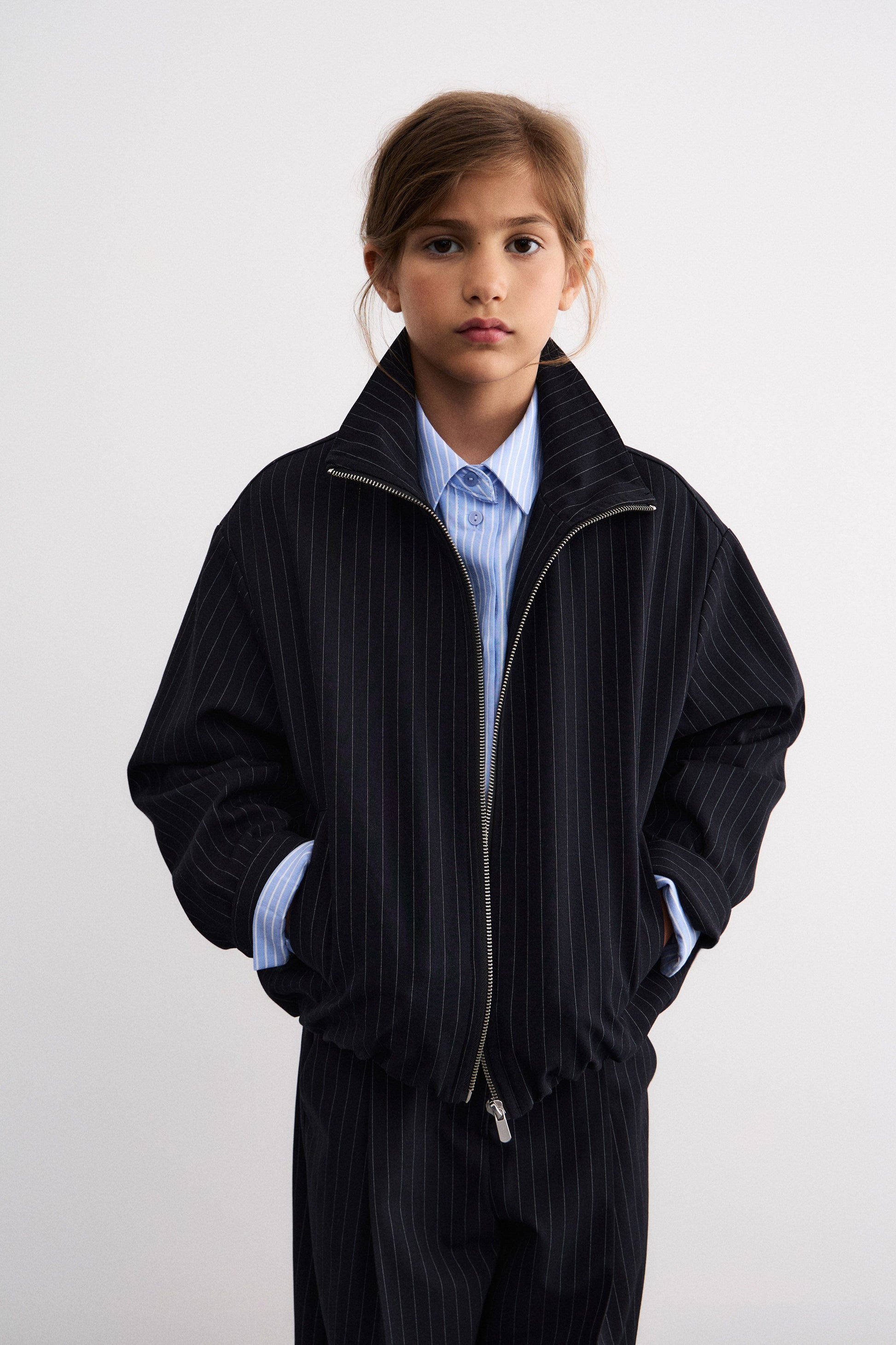 DARK BLUE/WHITE