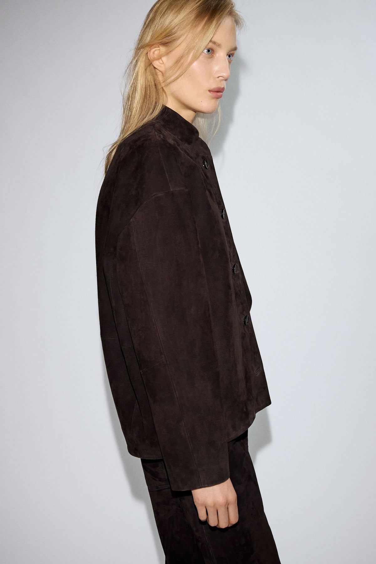 DARK BROWN