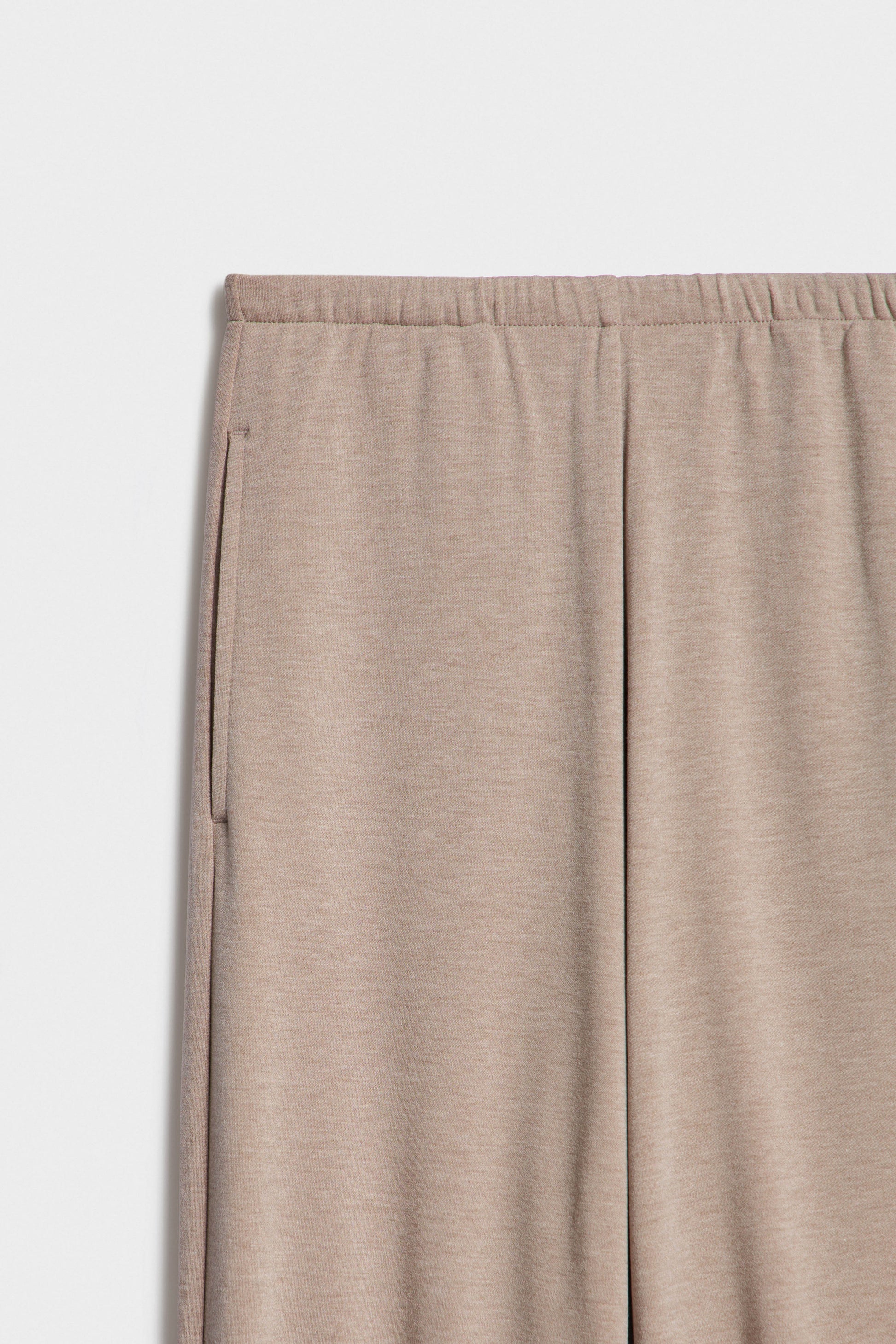 GREY BEIGE
