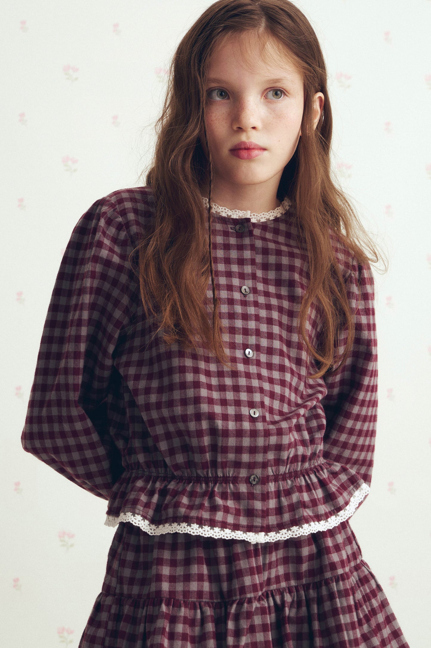GREY/RED