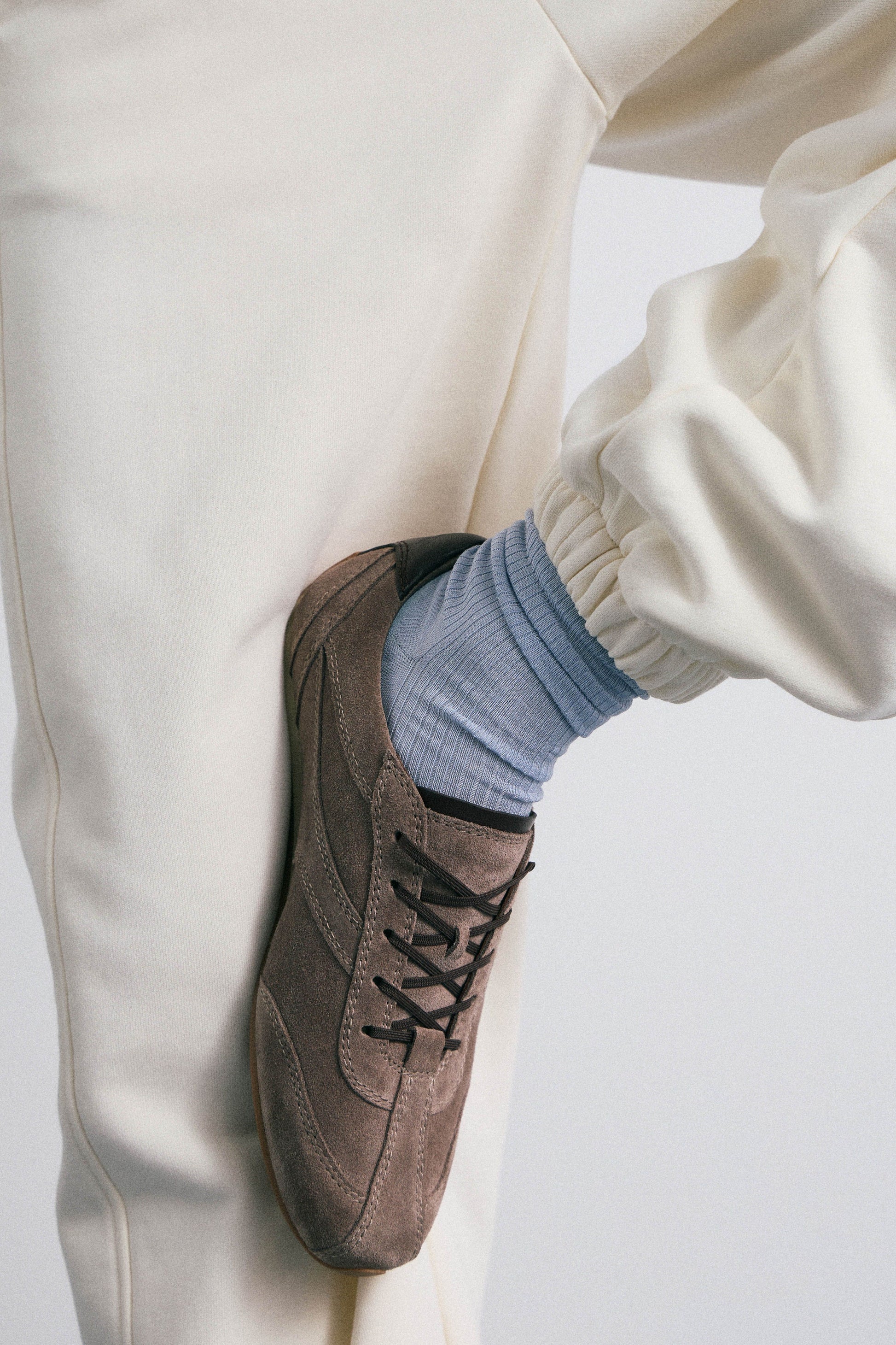 DARK BEIGE