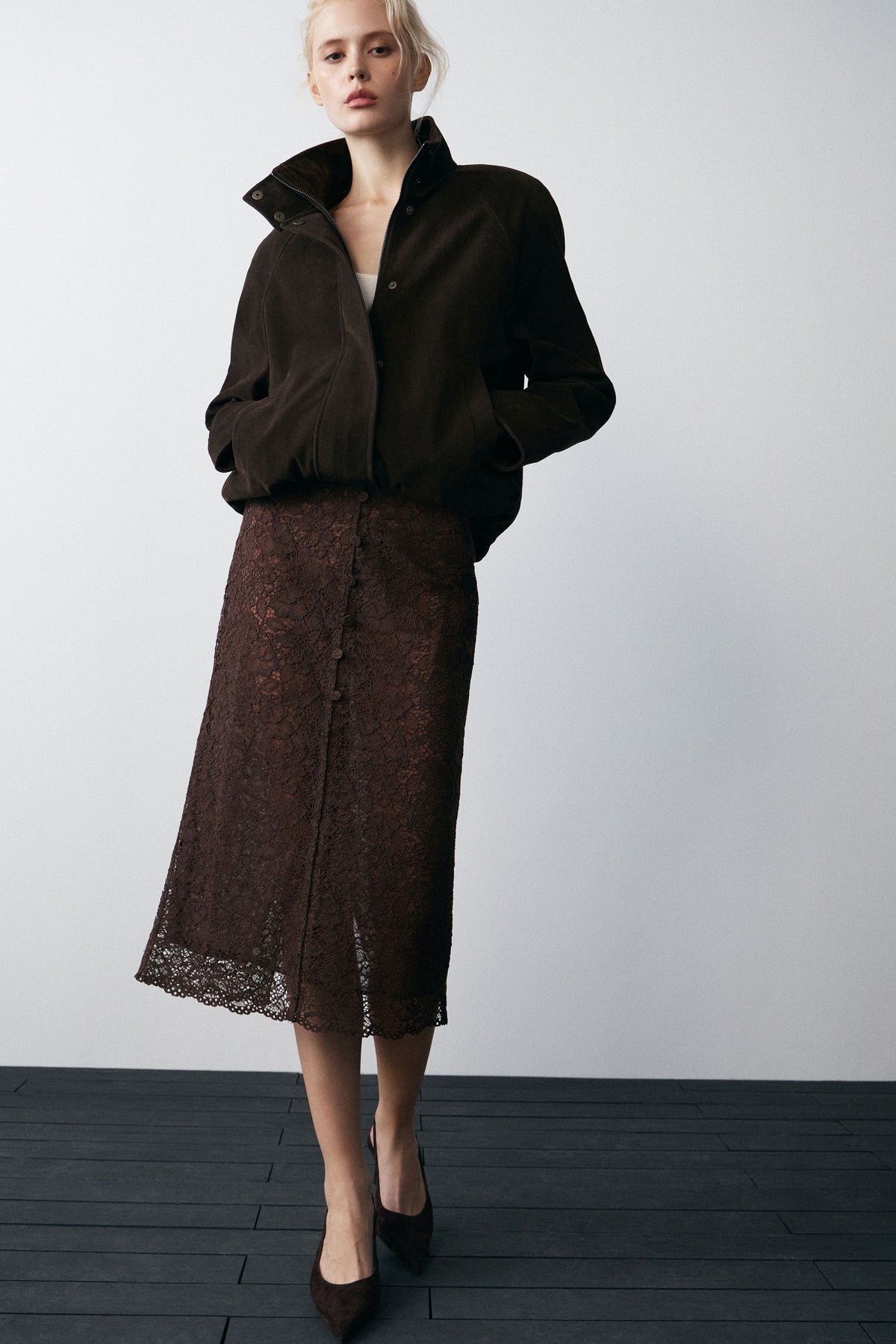 DARK BROWN