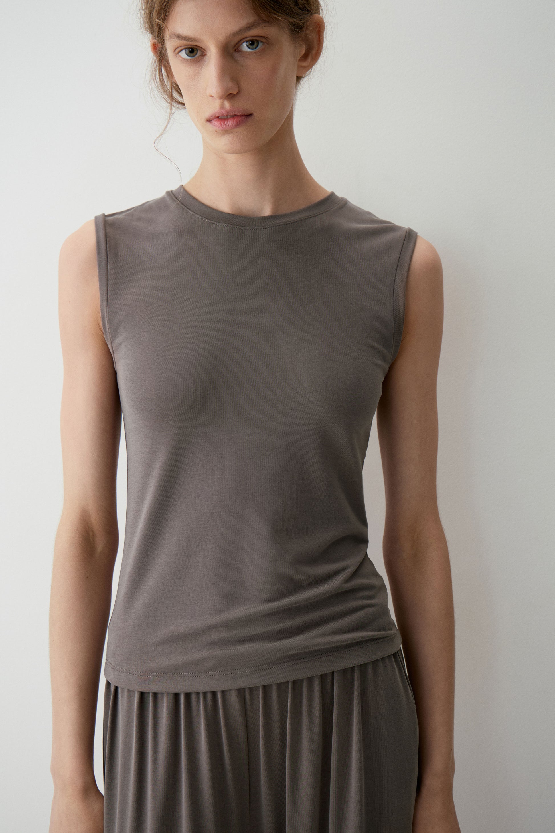 DARK GREY
