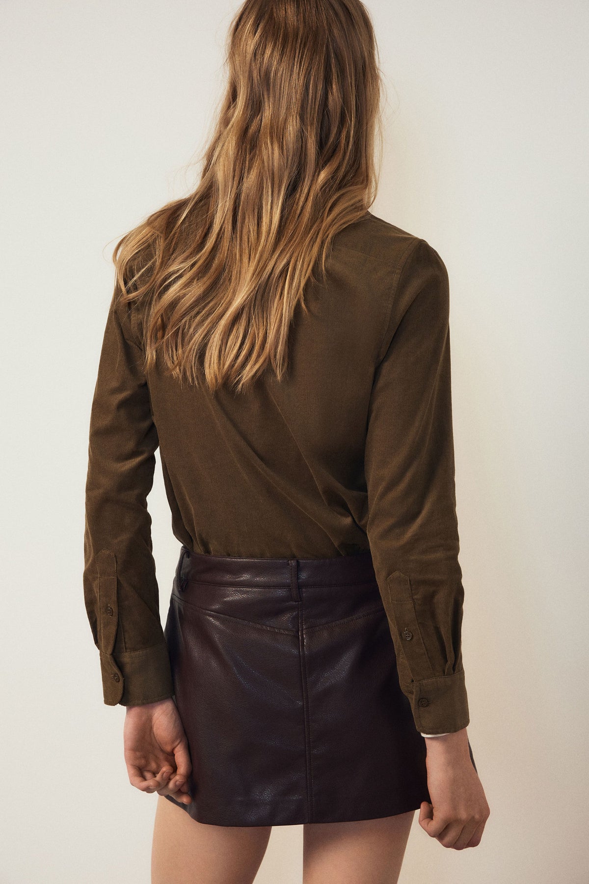 KHAKI