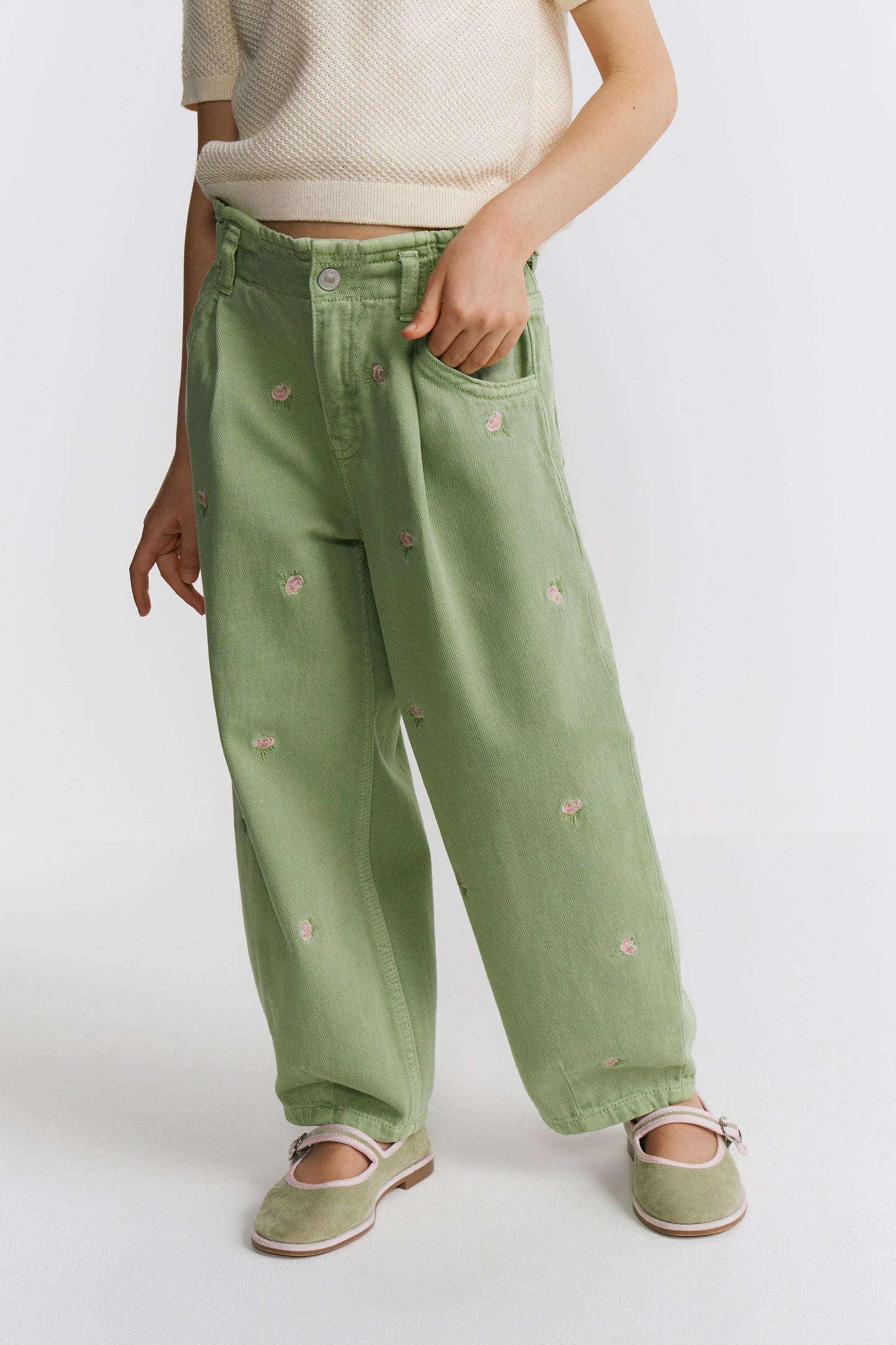 LIGHT GREEN