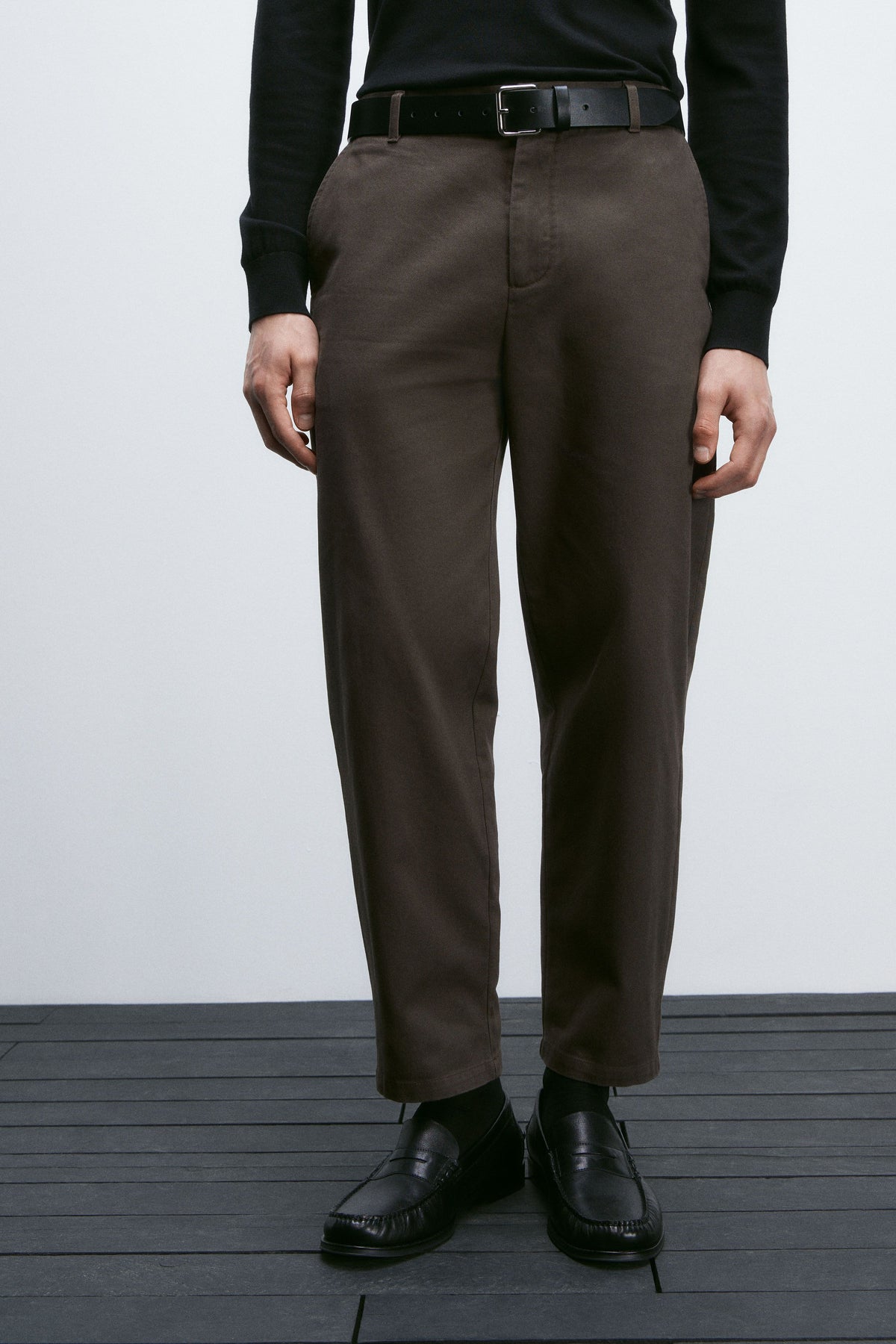 DARK BROWN
