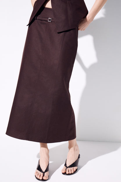 DARK BROWN