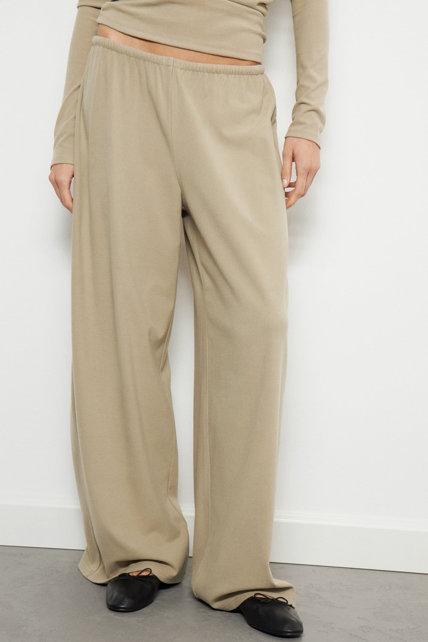LIGHT KHAKI