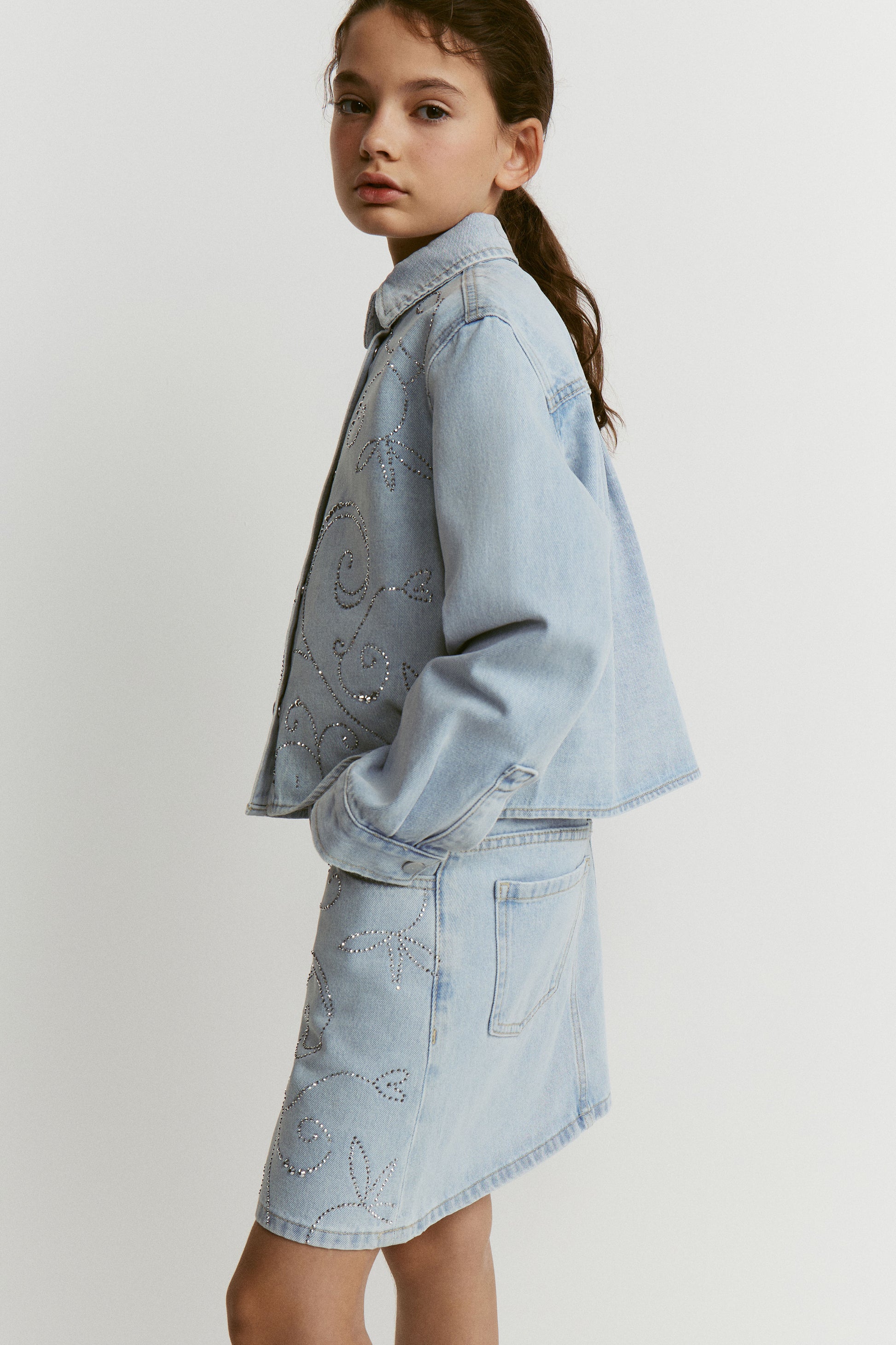 LIGHT BLUE