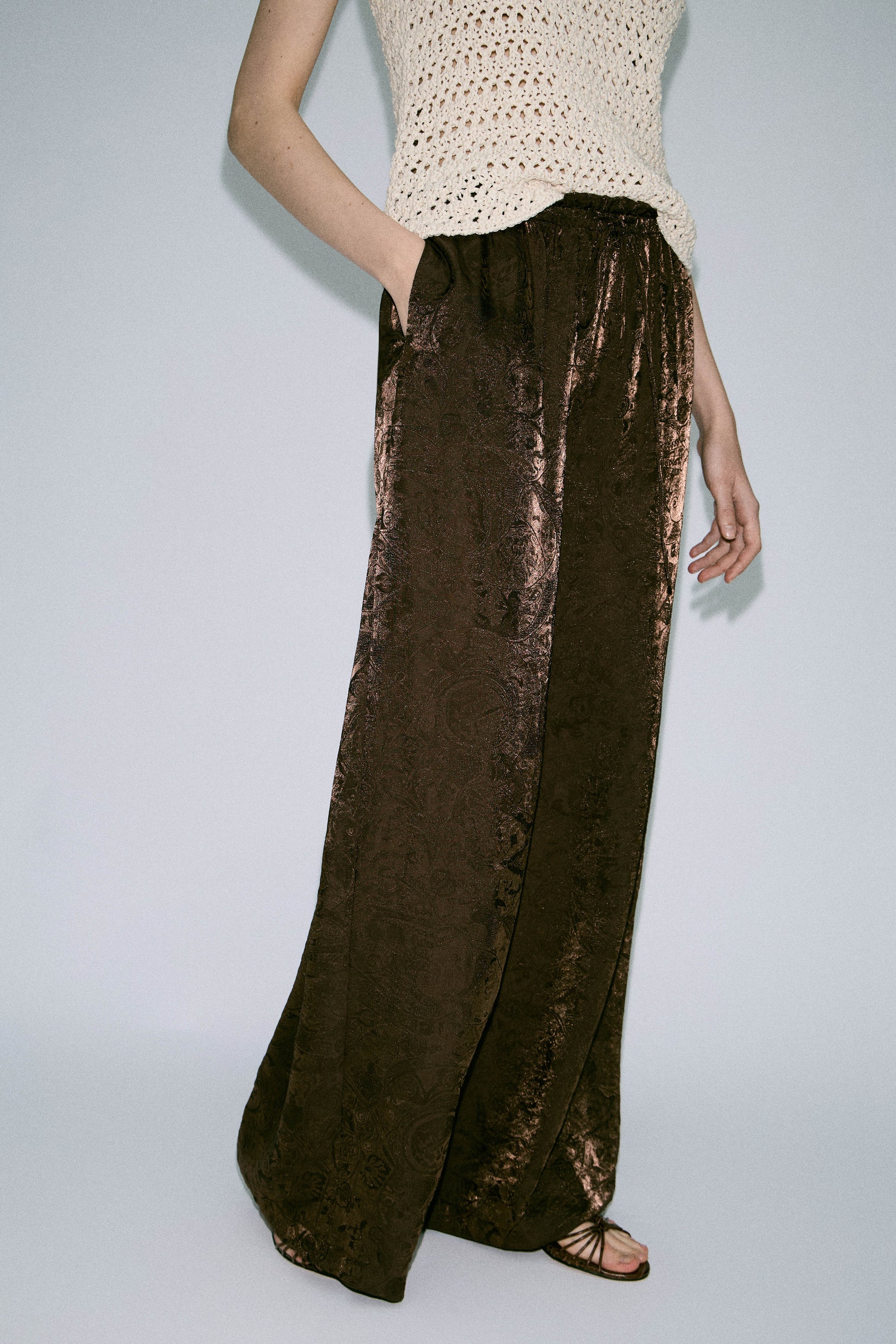 DARK BROWN