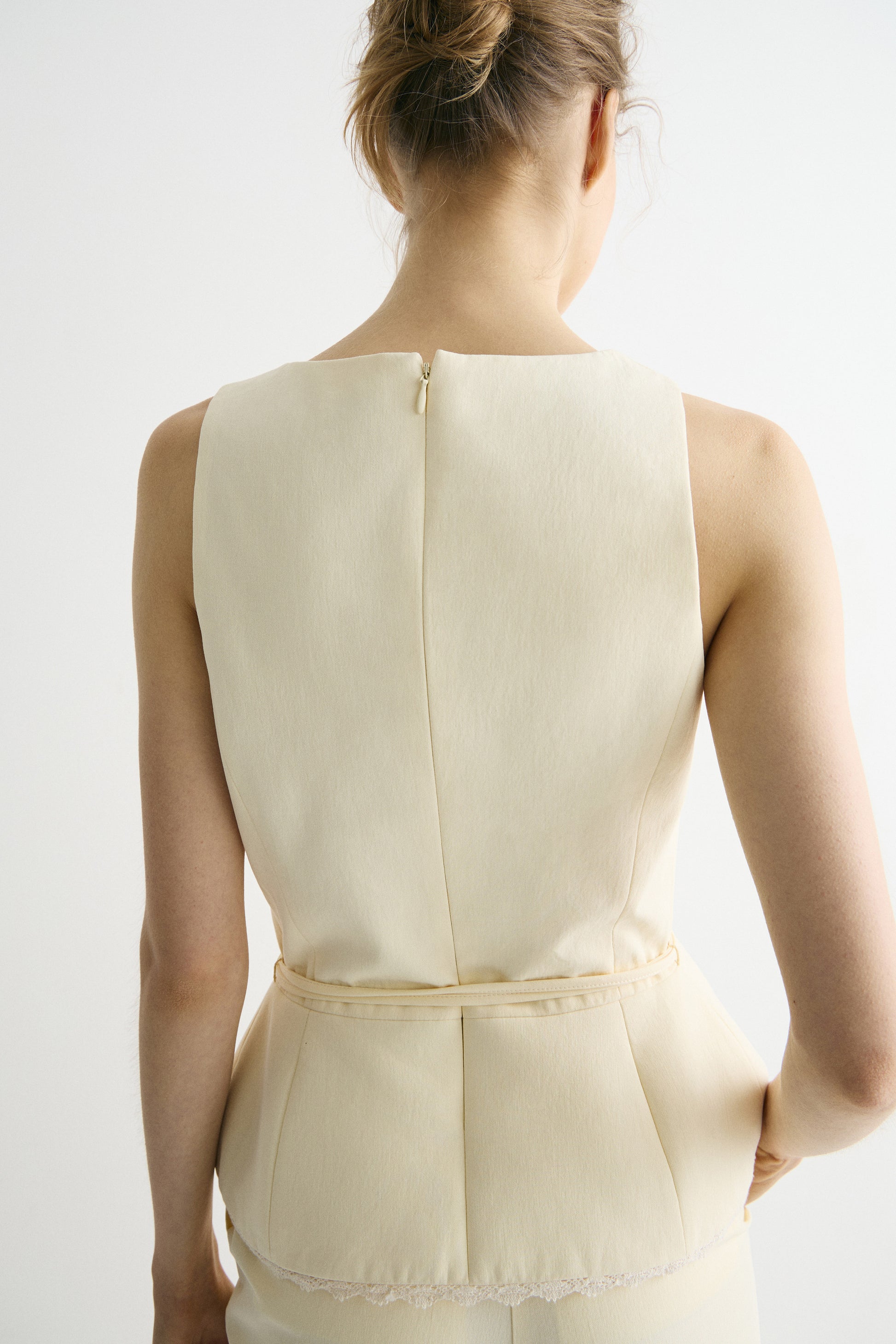 LIGHT YELLOW