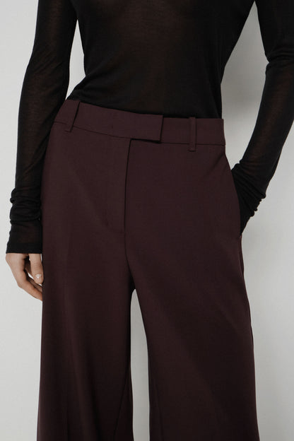 DARK BROWN