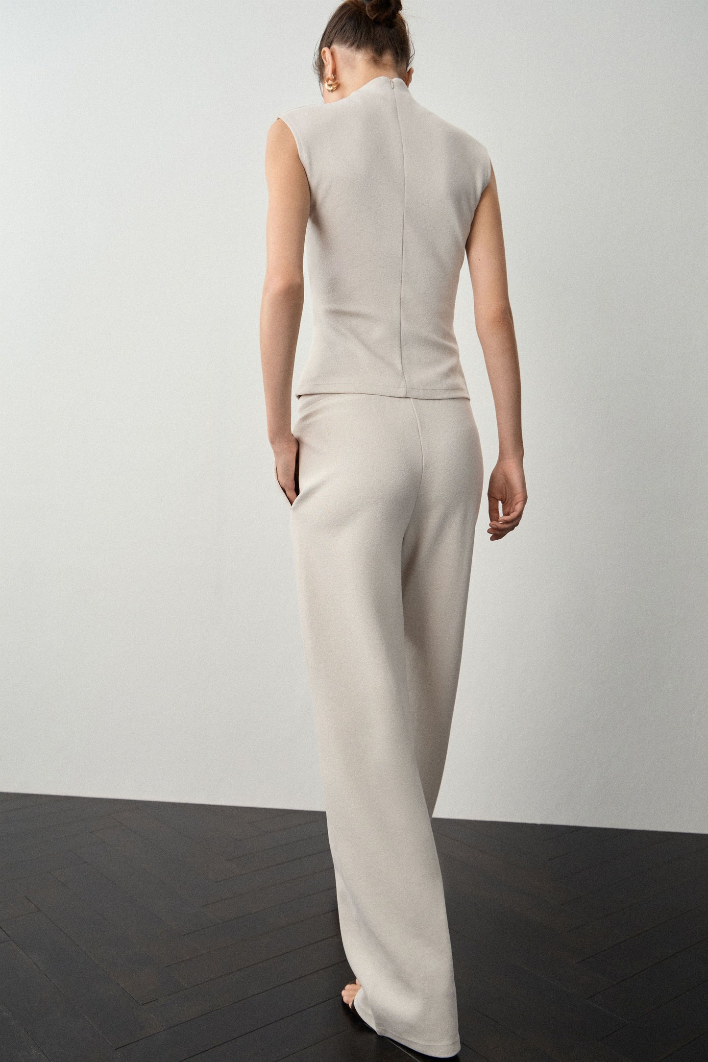 POWDER BEIGE