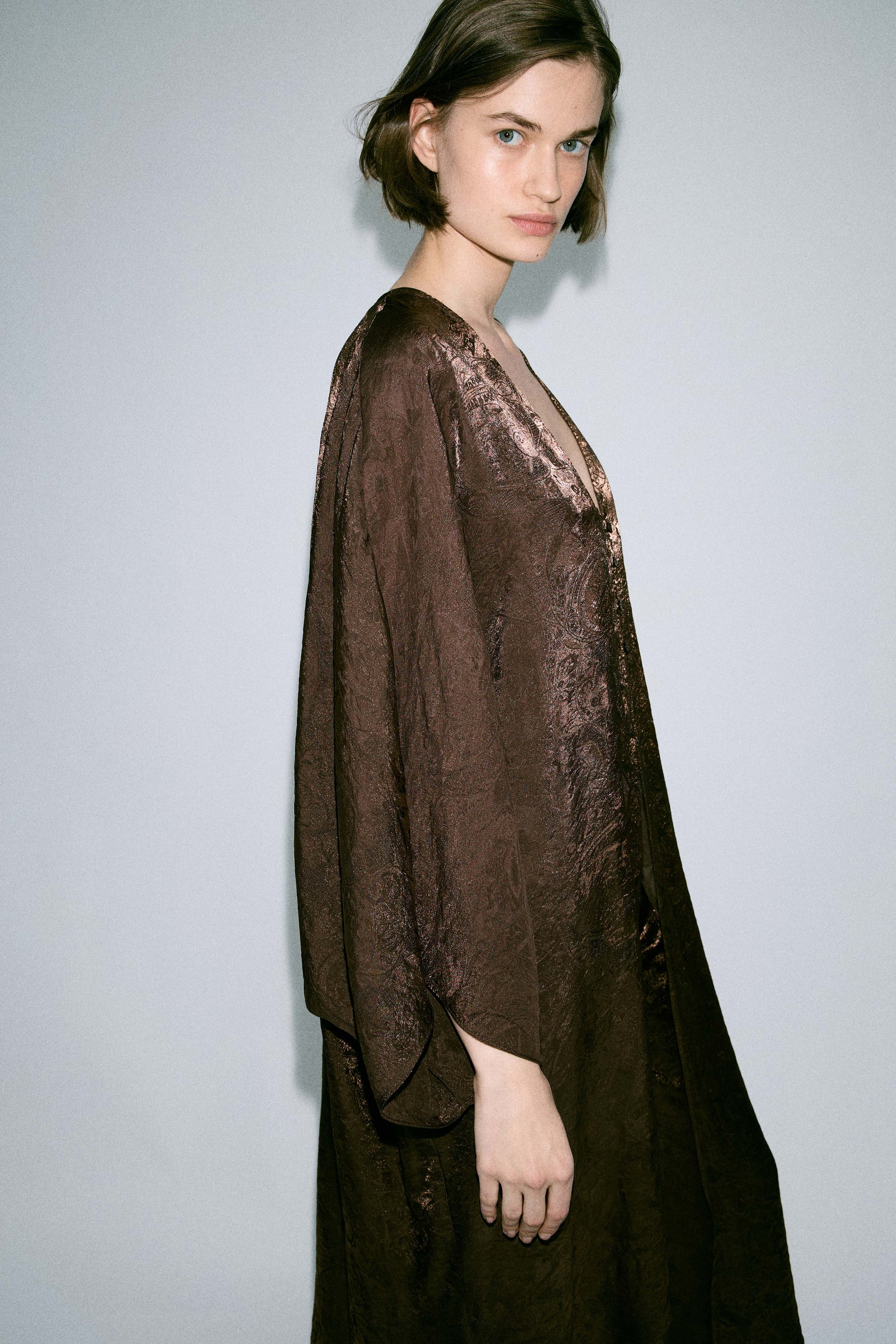 DARK BROWN
