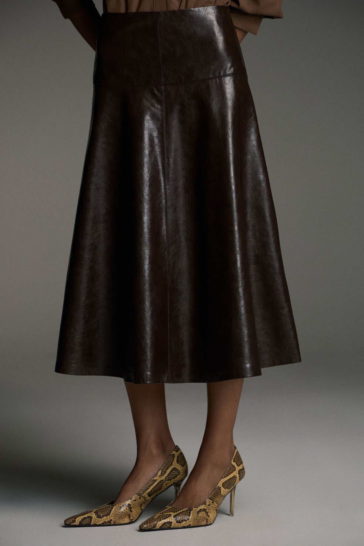 LEATHER PUMPS