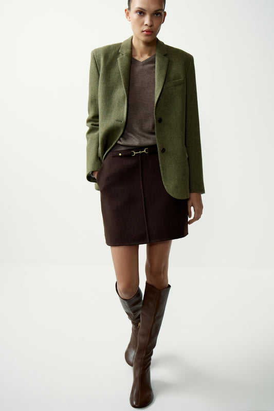 DARK BROWN