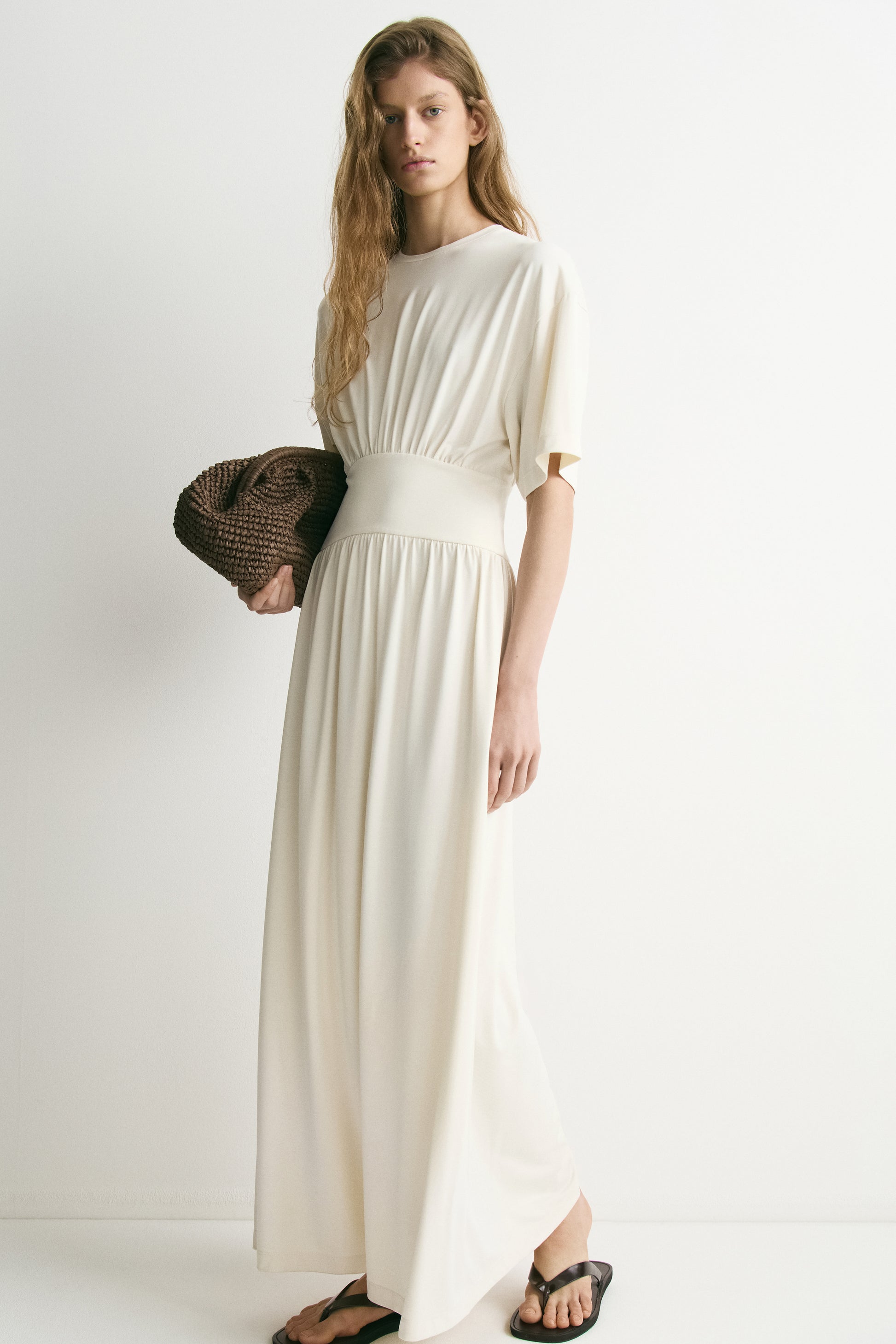 FITTED JERSEY DRESS - Ivory | LIM UAE FITTED JERSEY DRESS - Ivory | LIM UAE
