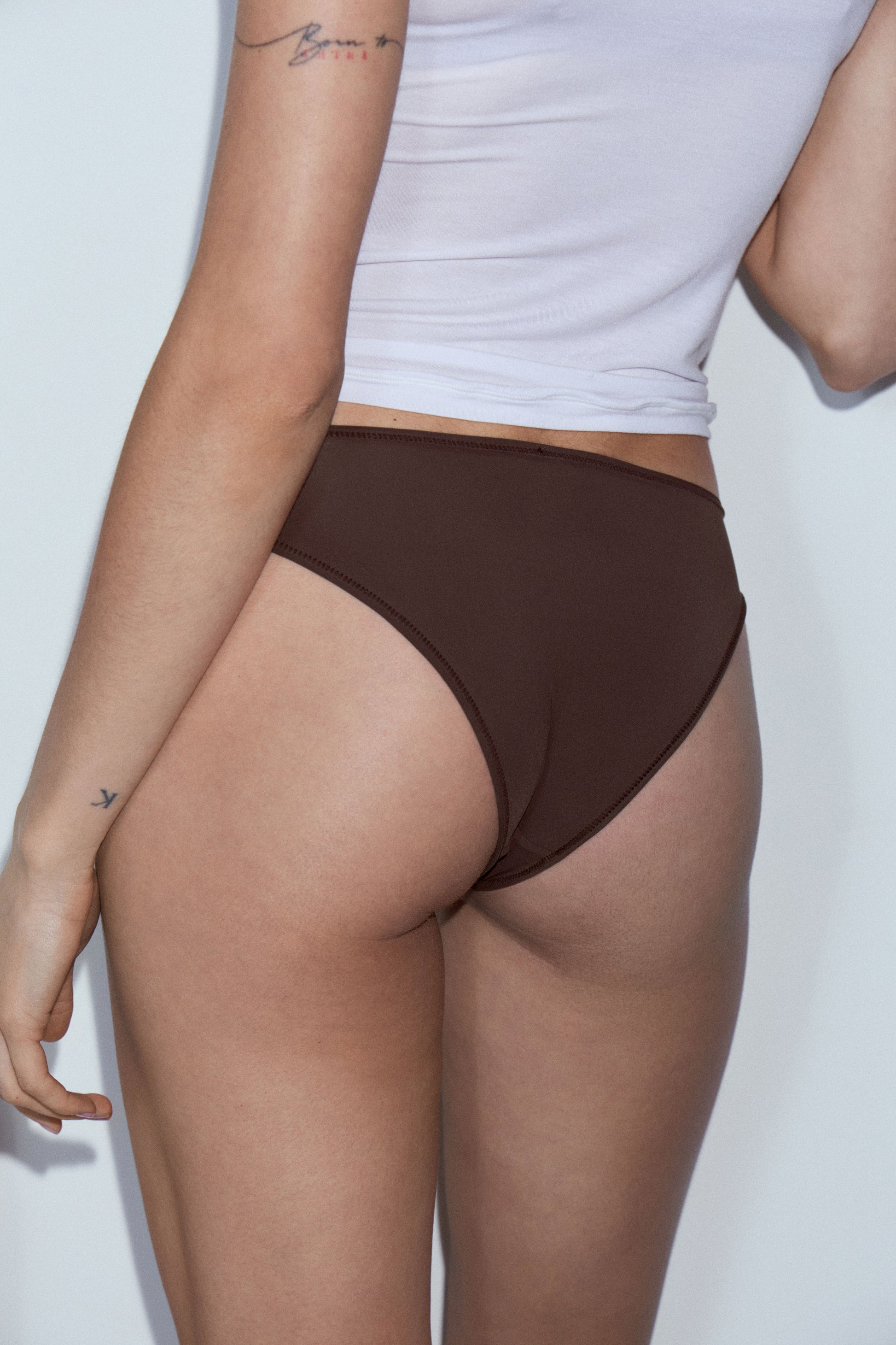 DARK BROWN