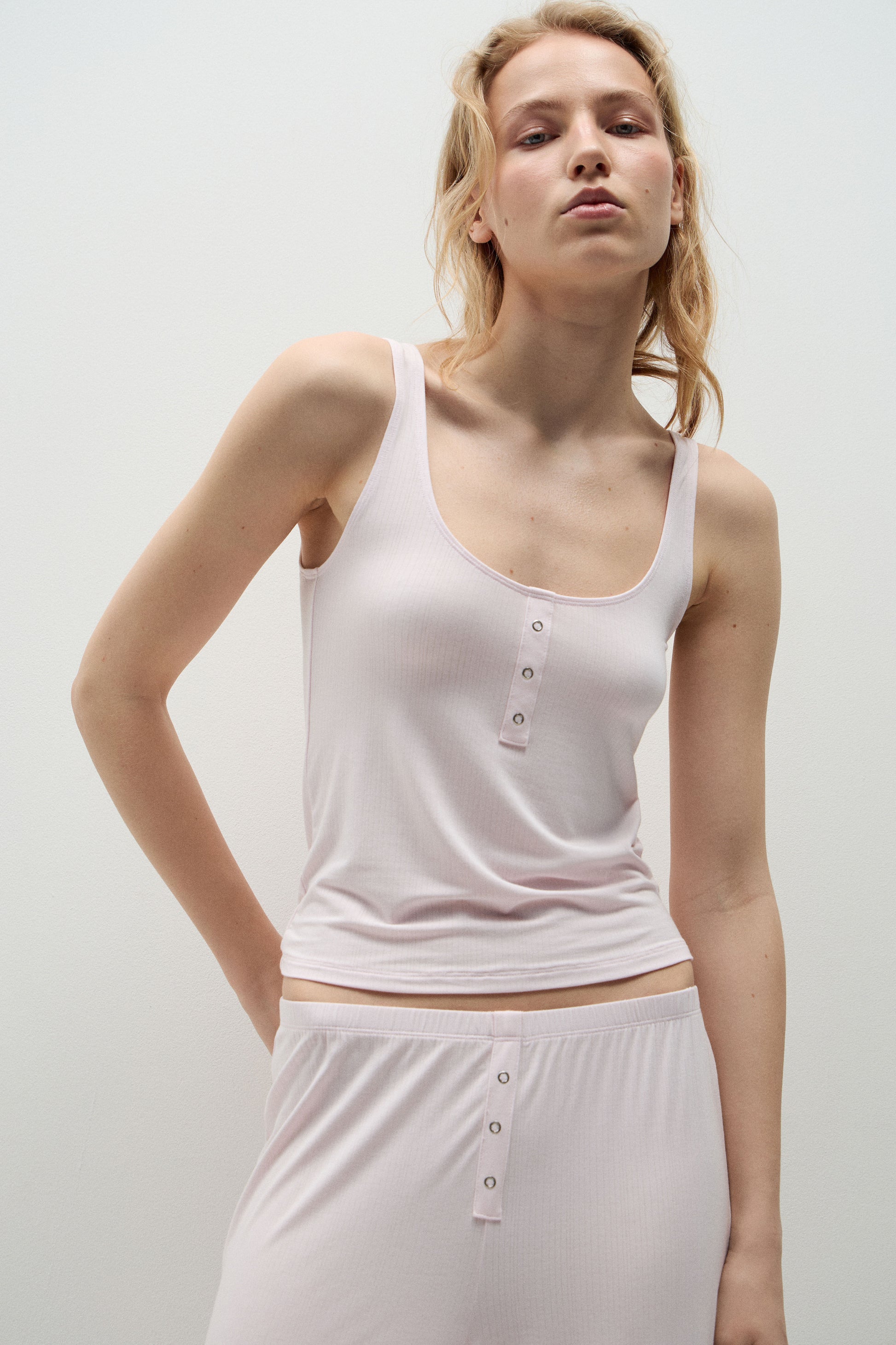 LIGHT PINK