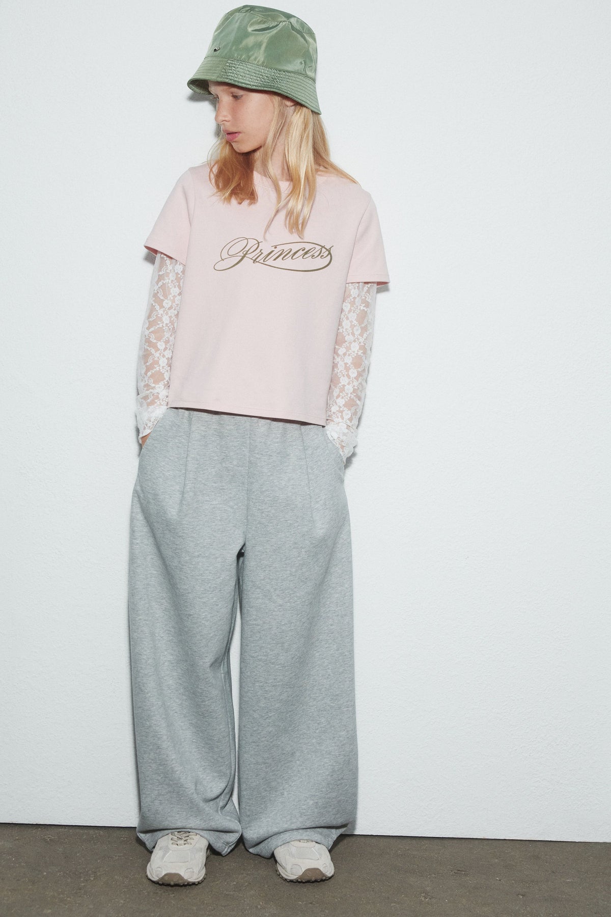 LIGHT PINK