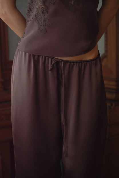 DARK BROWN