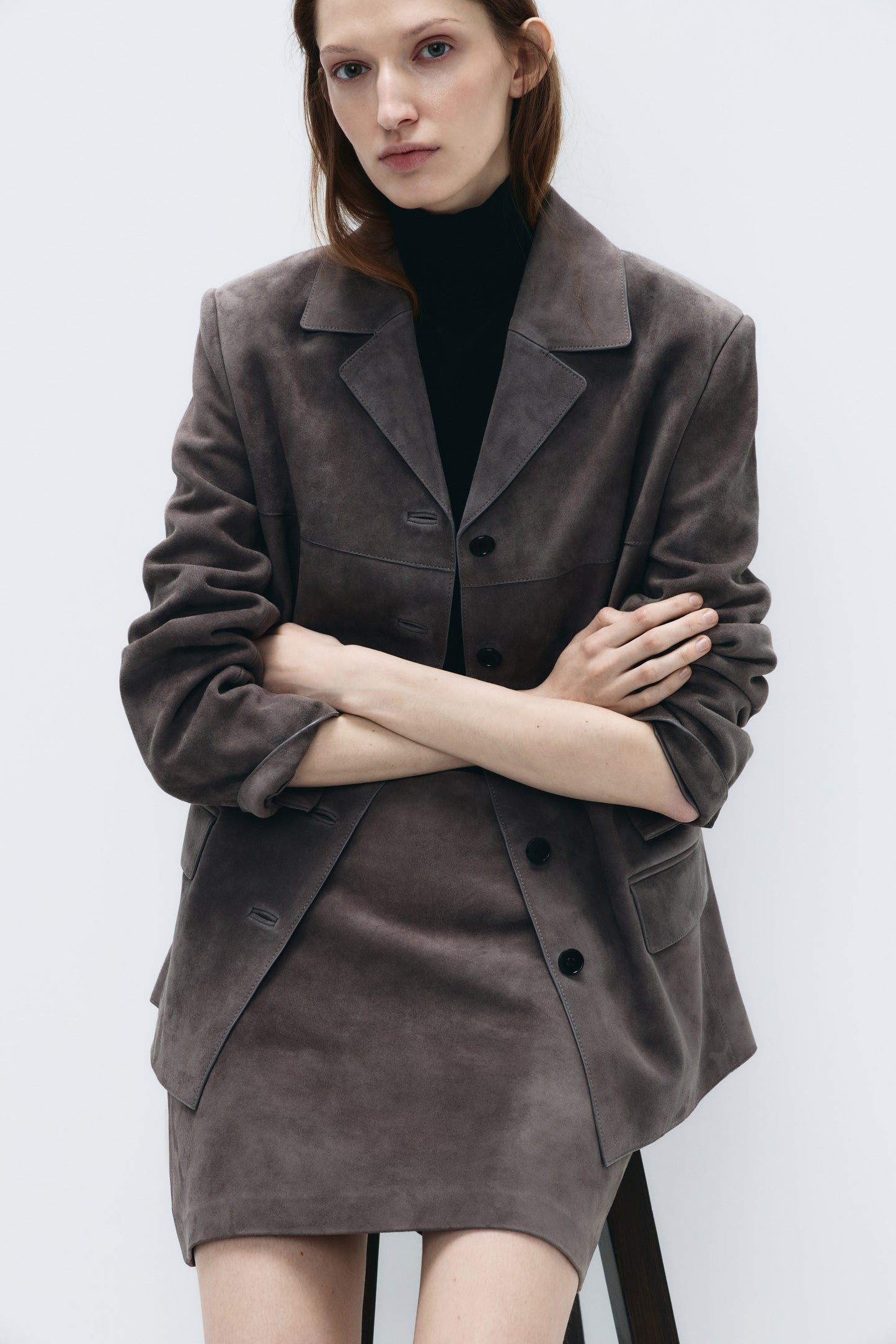 DARK BROWN