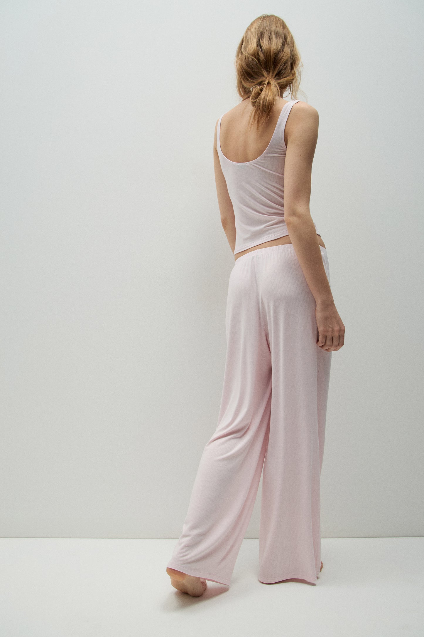 LIGHT PINK