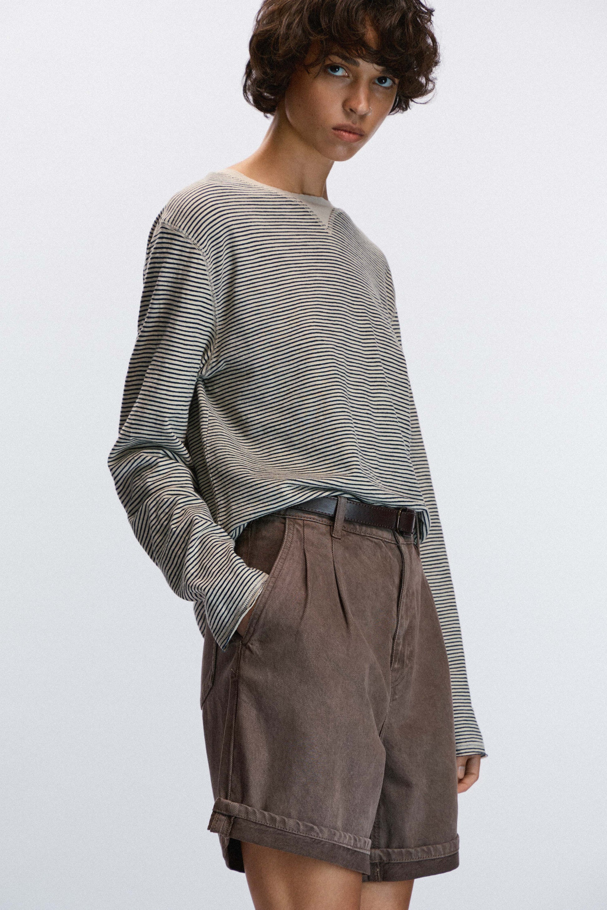 DARK BROWN
