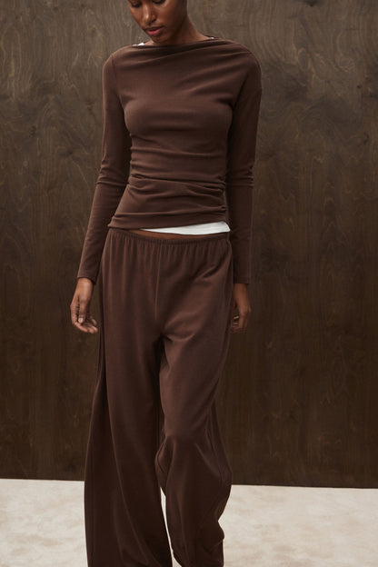 DARK BROWN