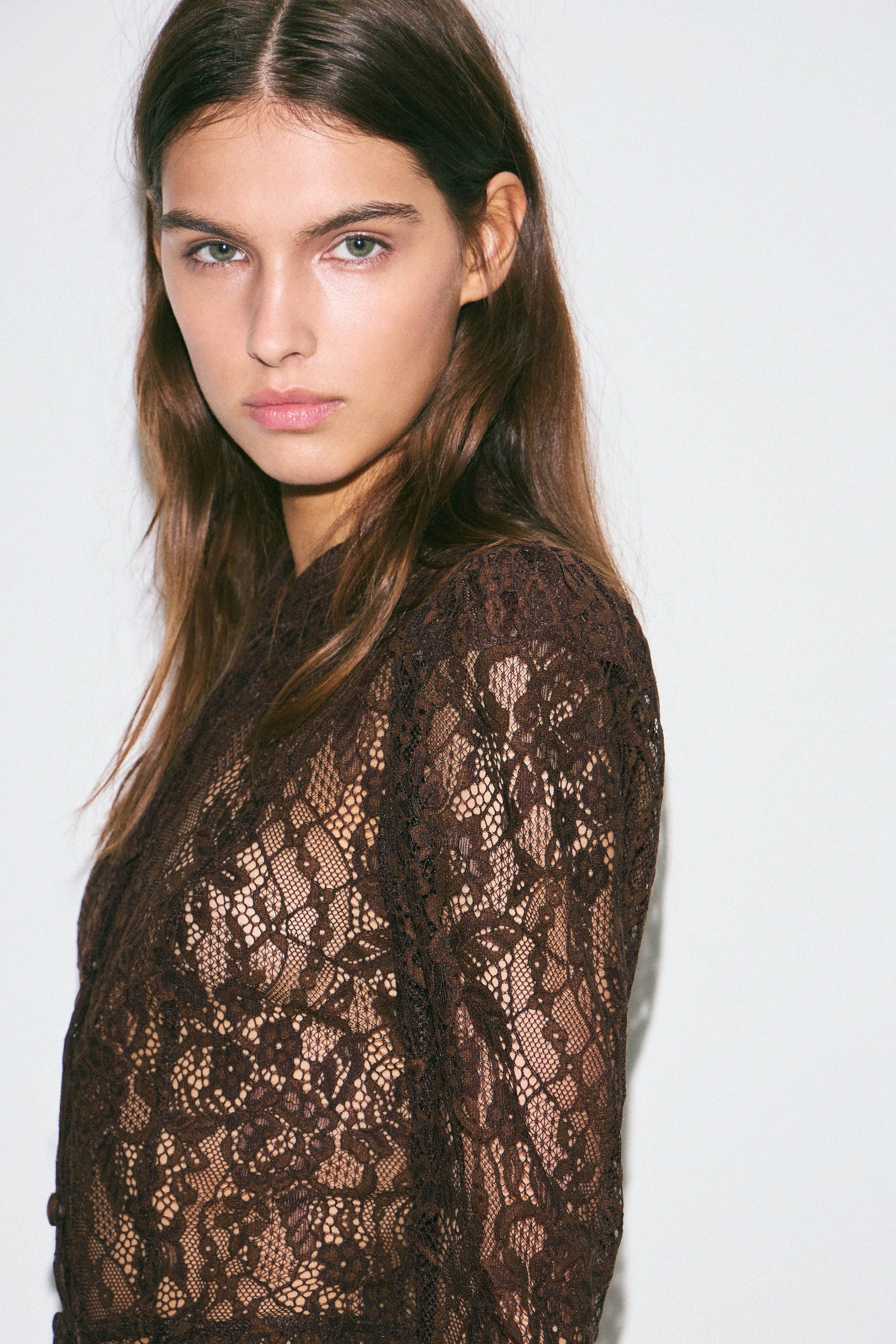 DARK BROWN