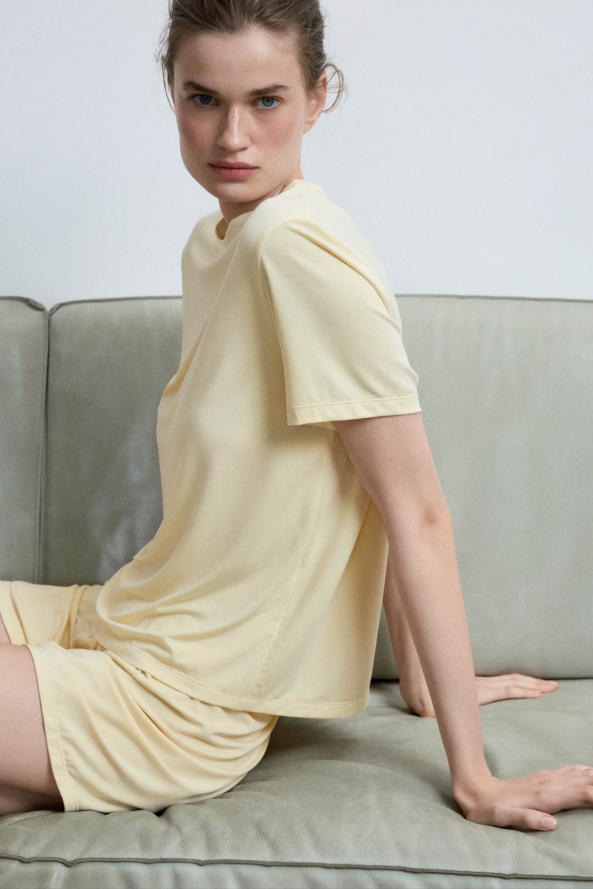 LIGHT YELLOW