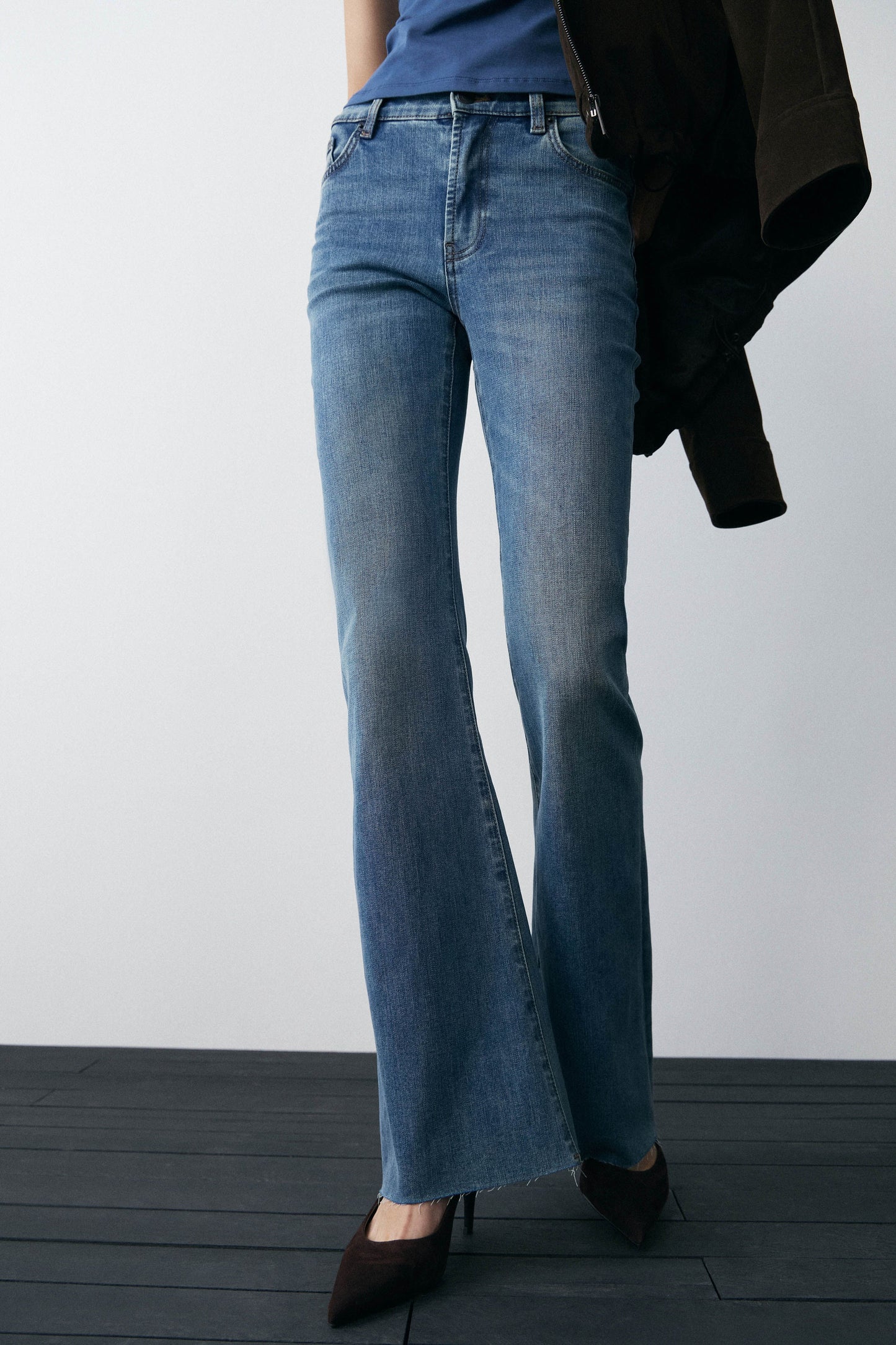 VINTAGE BLUE