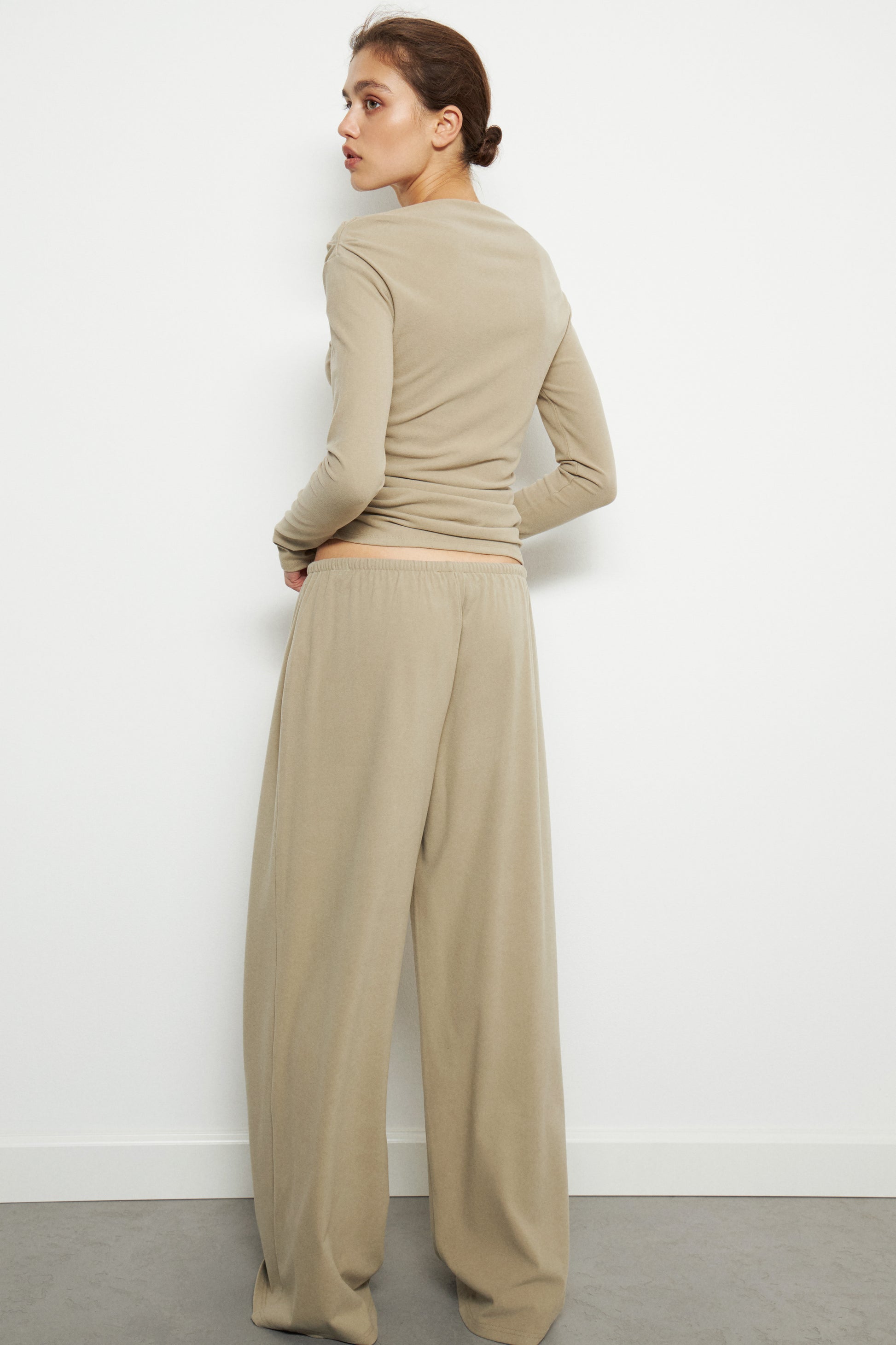 LIGHT KHAKI