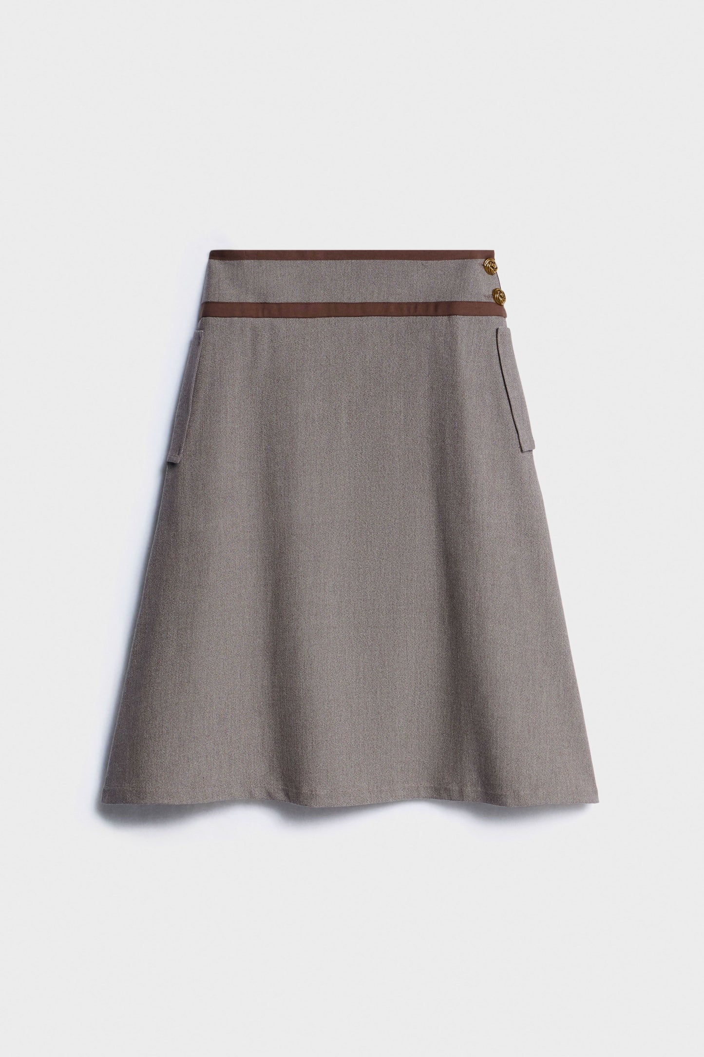 DARK BROWN