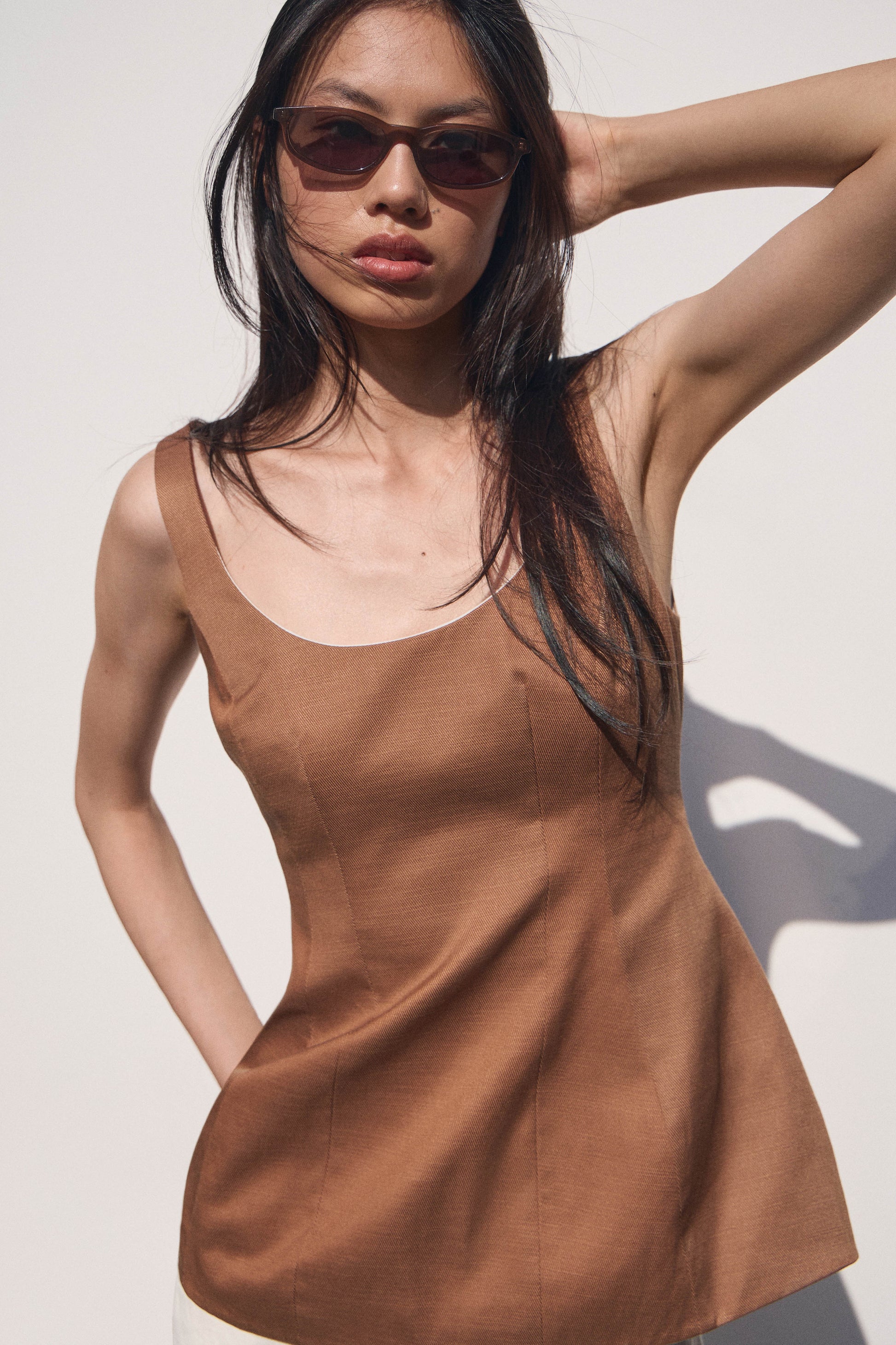 DARK BEIGE