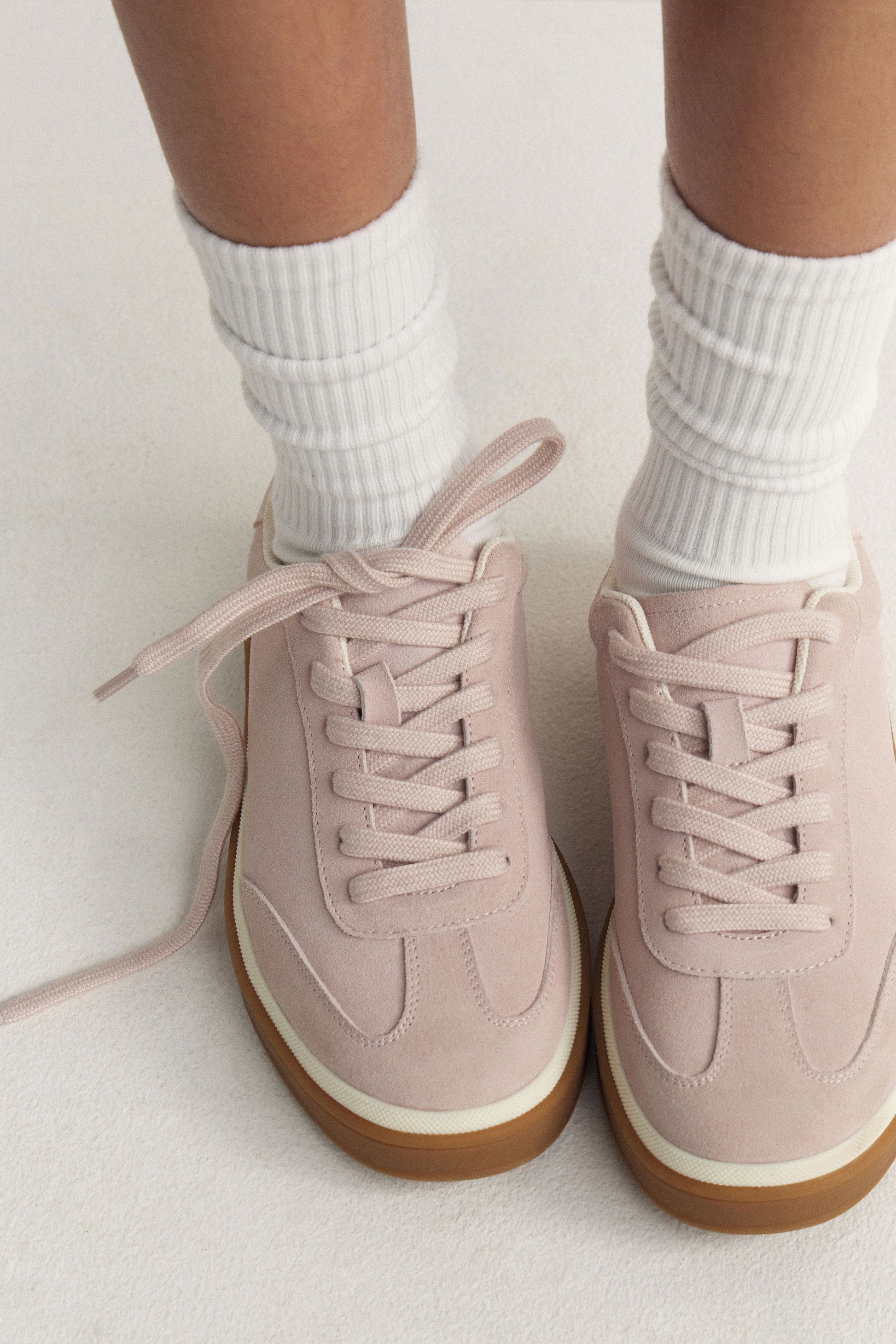 LIGHT PINK